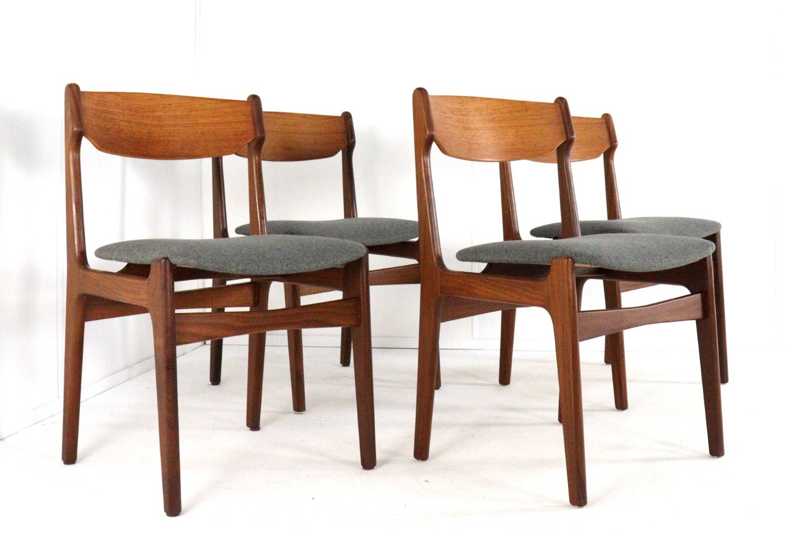Very nice and solid set of 4 vintage teak chairs - Findahl.