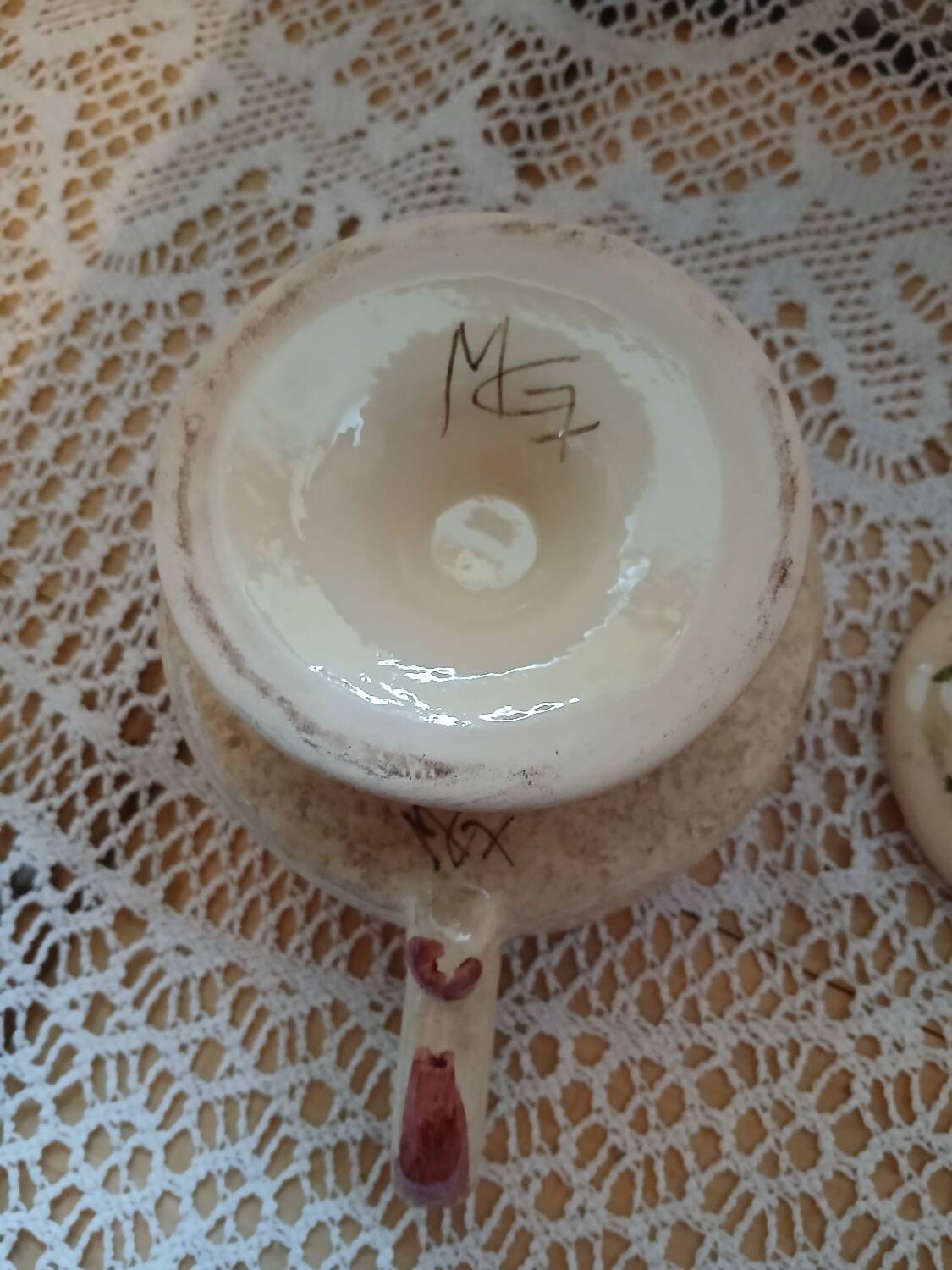 Théière ancienne signée 