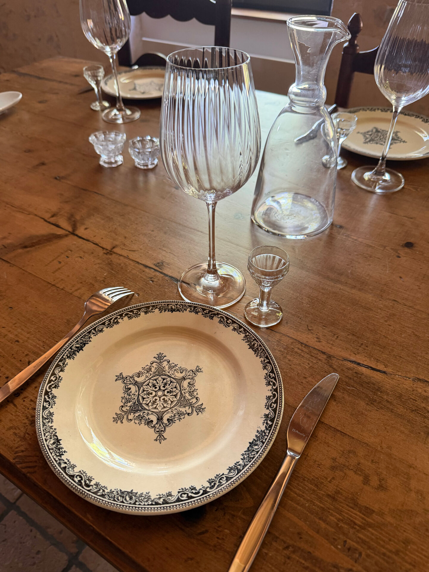 Service flat plates Jules Vieillard Bordeaux in ironstone