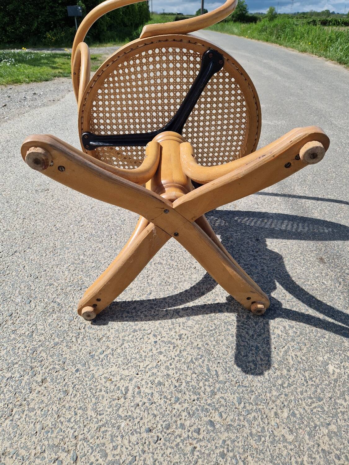 Thonet 5501 curved wood armchair