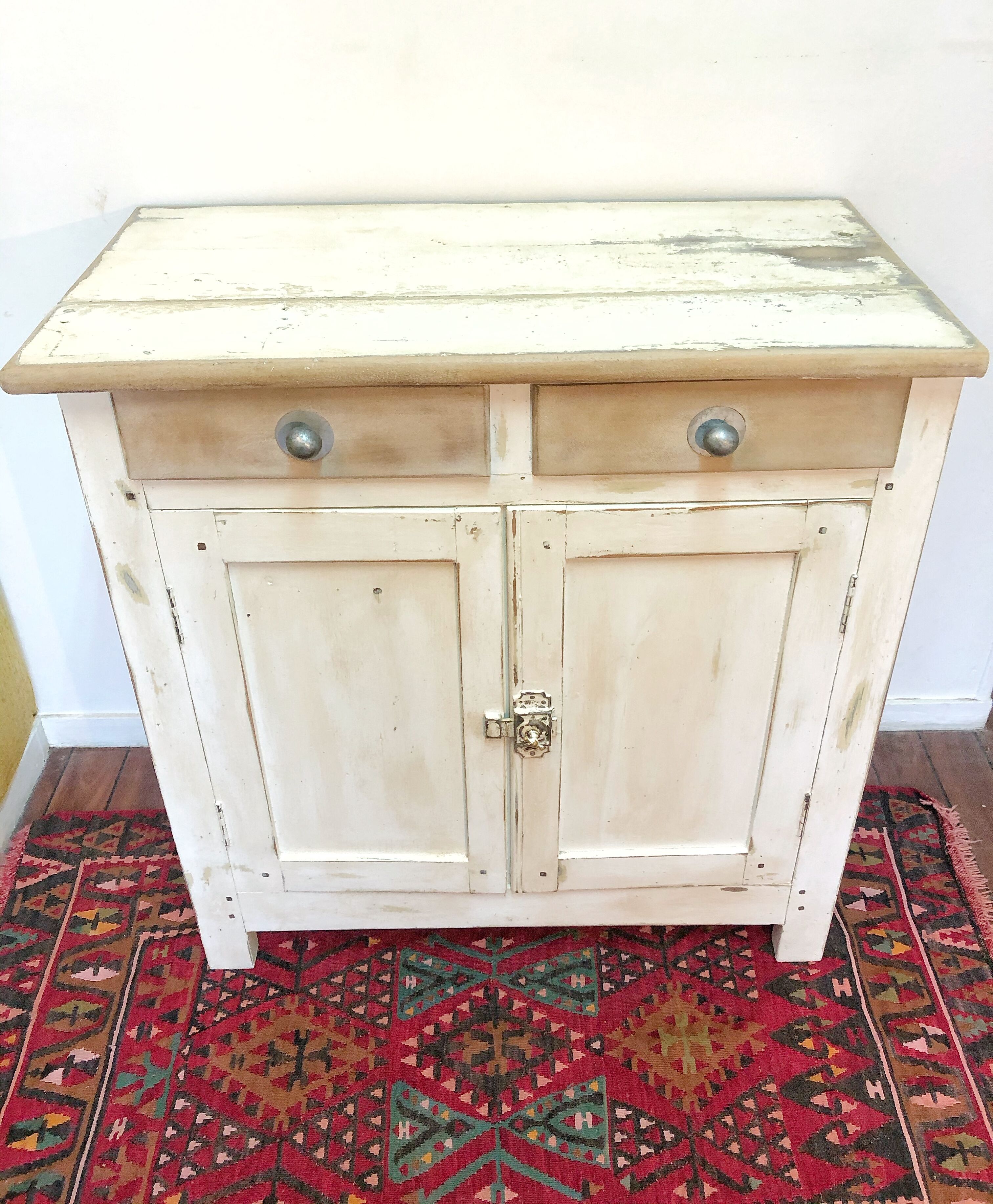 Skated Parisian buffet