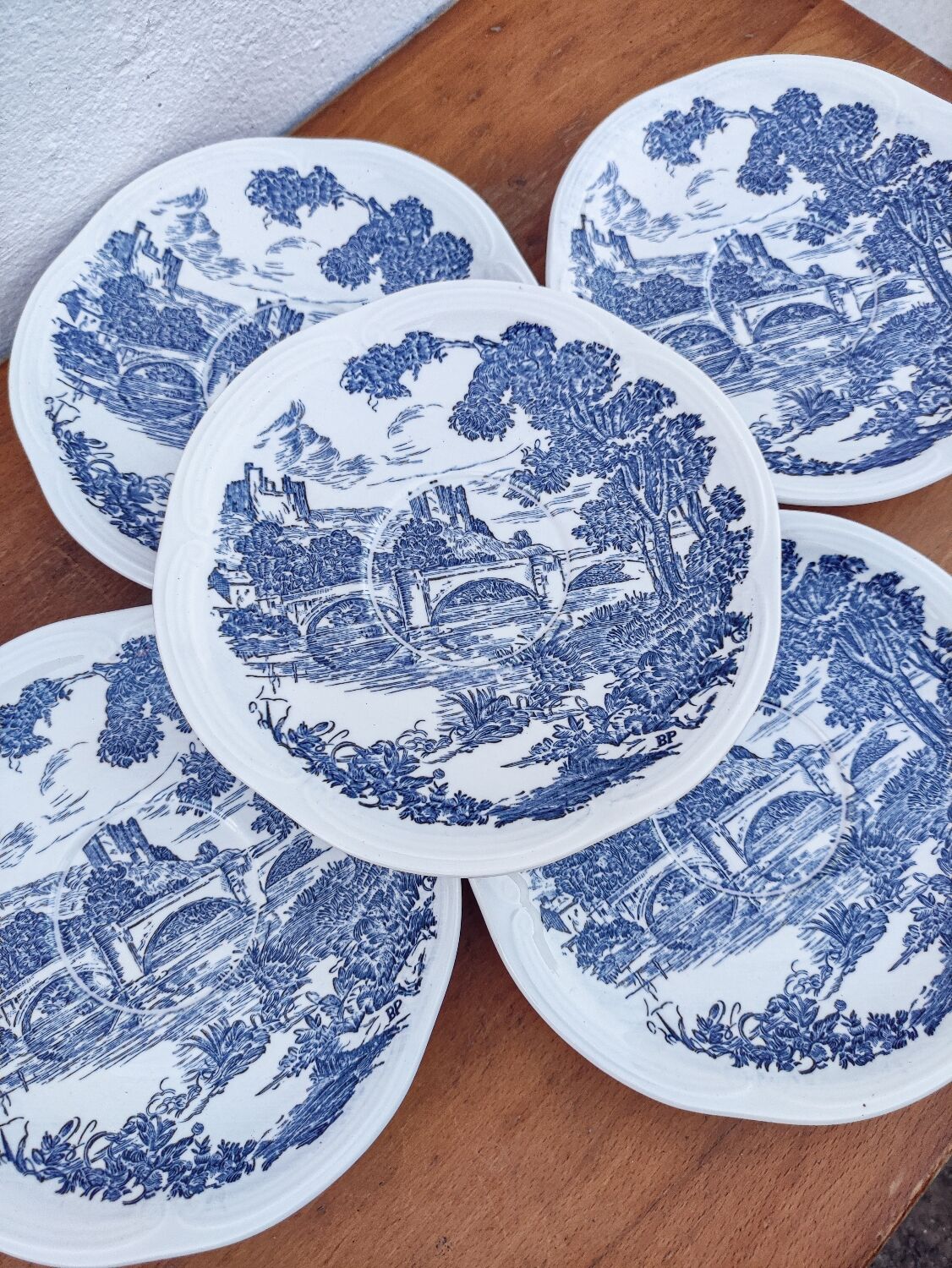 Set of 5 Gien dessert plates