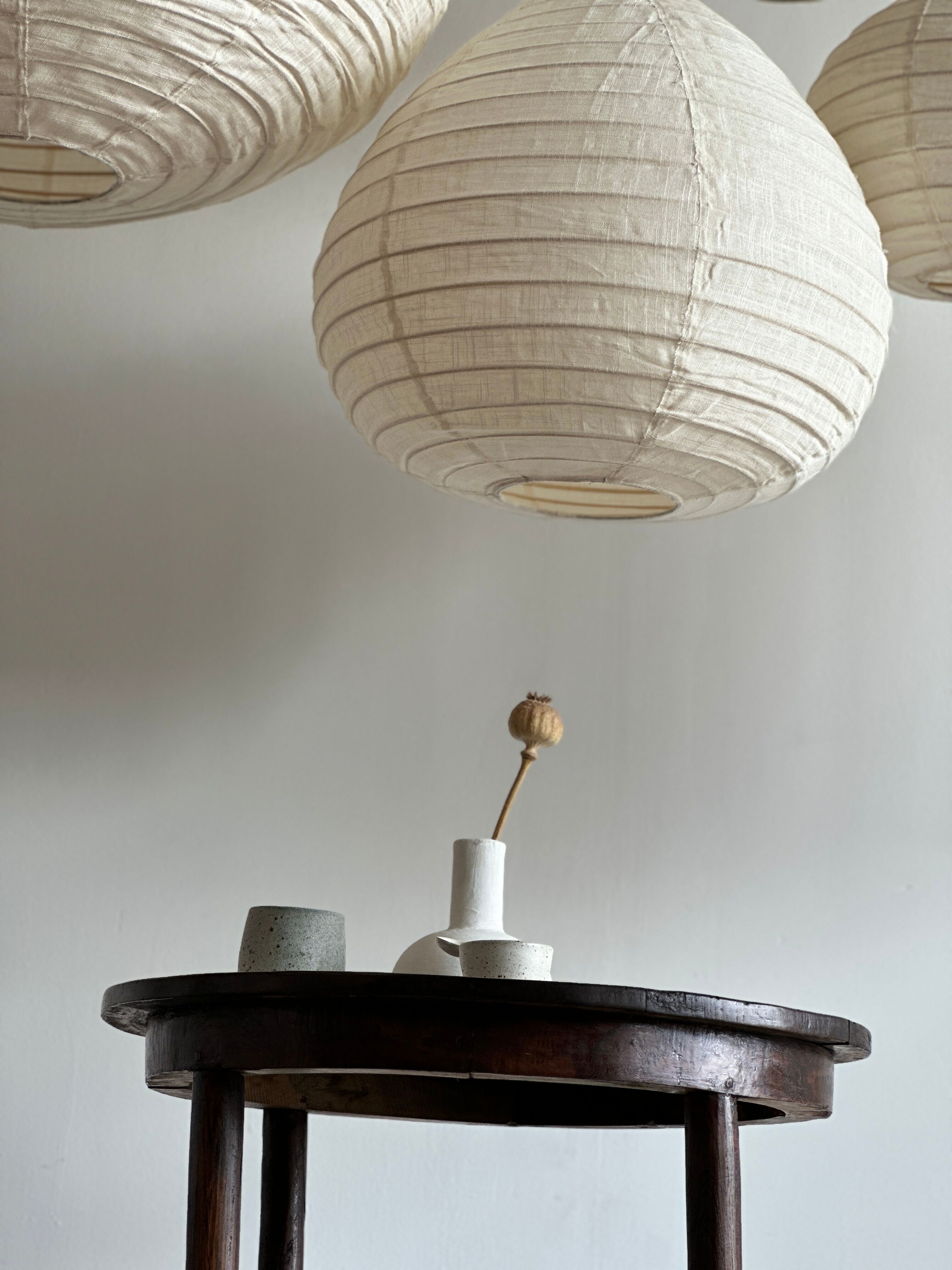 Suspension in rattan and natural japanese linen in the shape of a drop