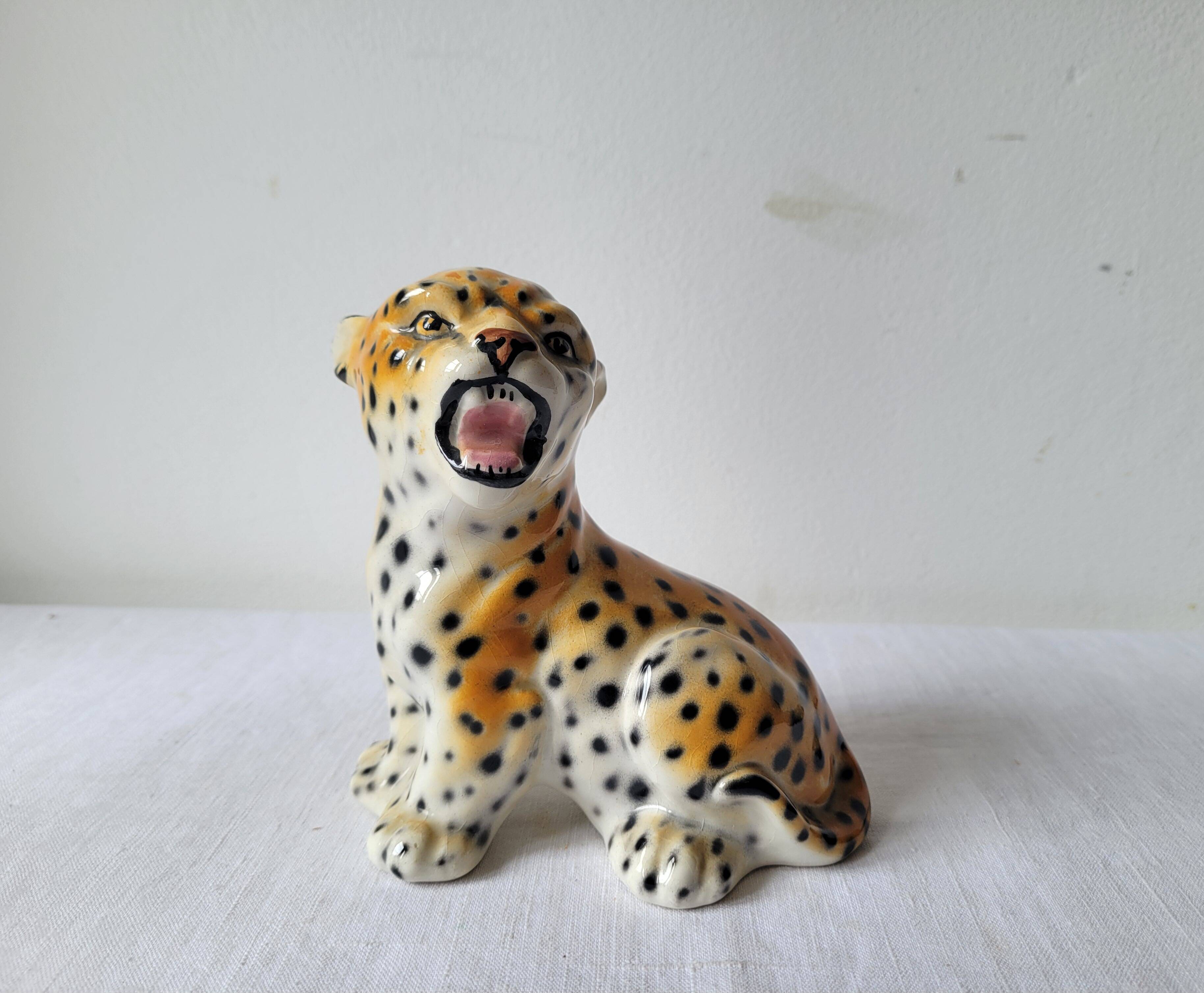 Léopard en céramique
