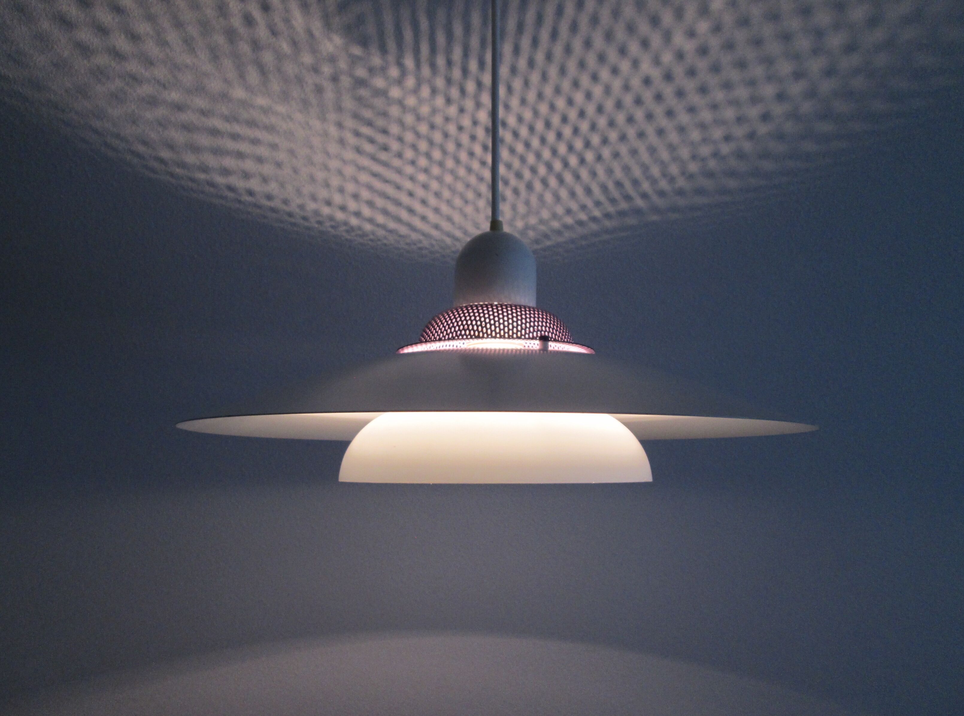 Dansk design white/purple 1980s pendant lamp by Danish Jeka Metaltryk