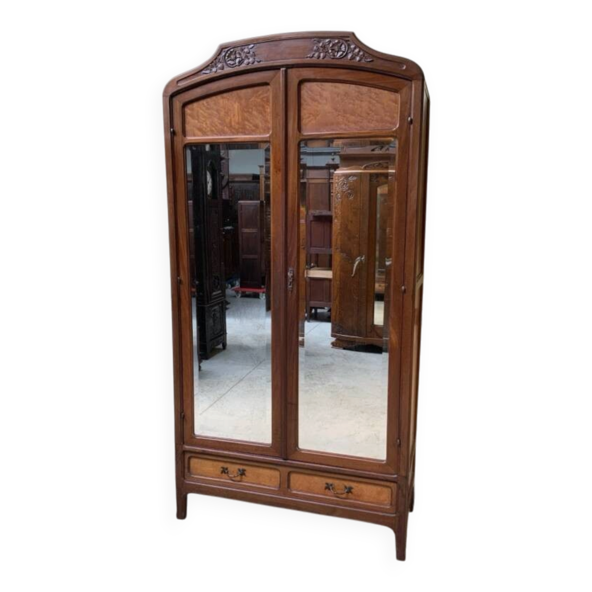 Armoire à linge - style Art nouveau