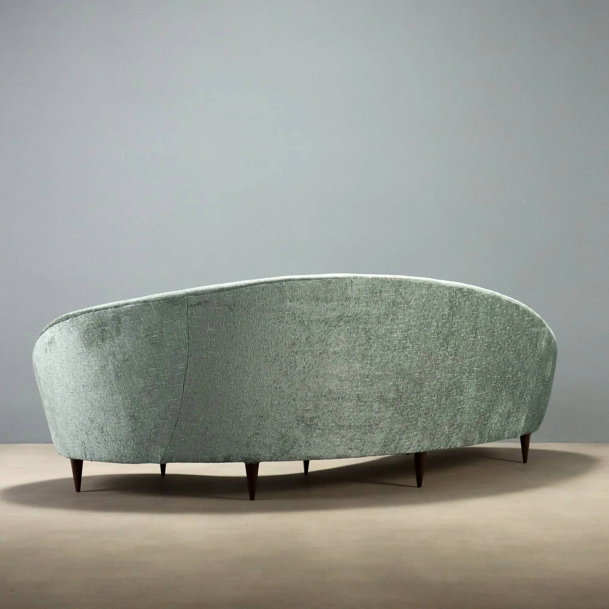 Vintage fabric and beech sofa, Italian design from the 1950s.