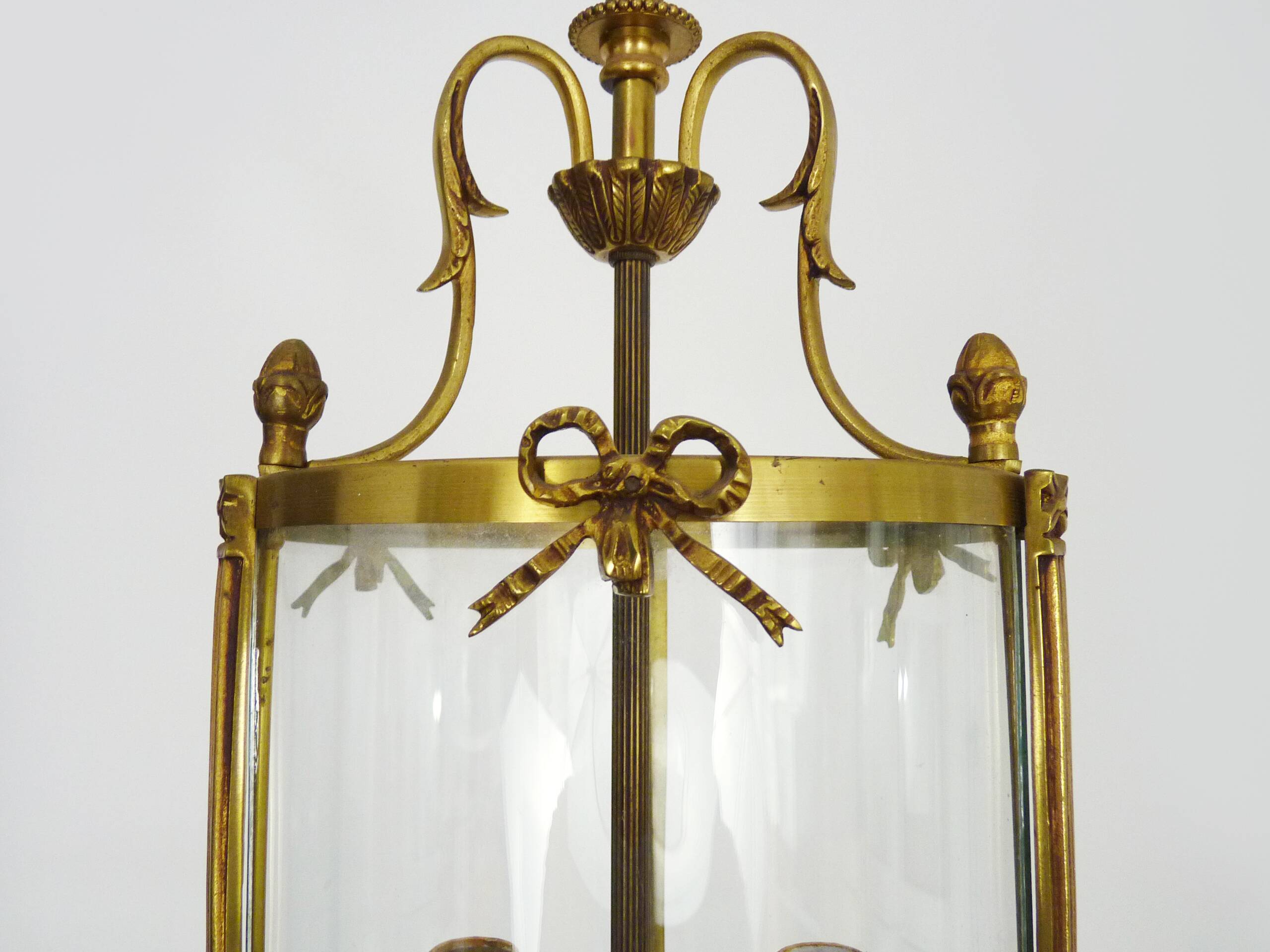 Old Louis XVI style vestibule lantern pendant light in brass and glass with 3 lights