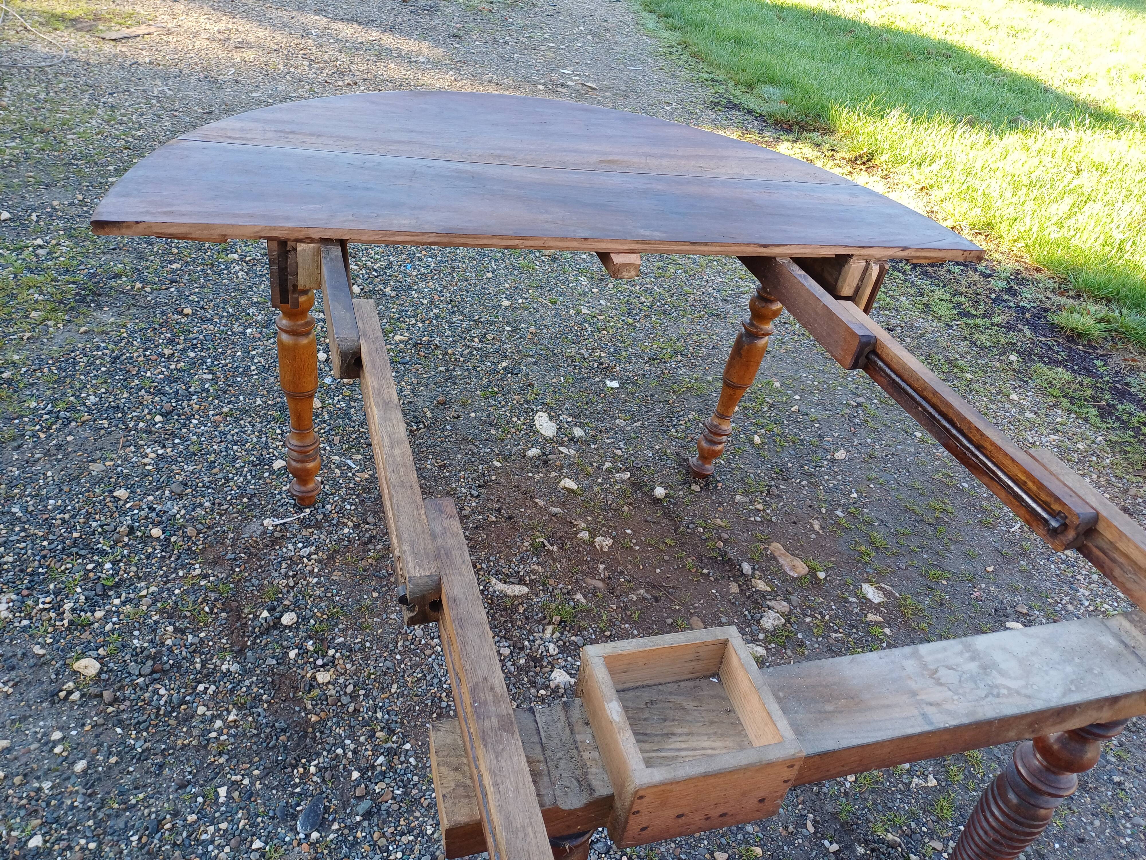 19th century walnut 6 leg table, opening