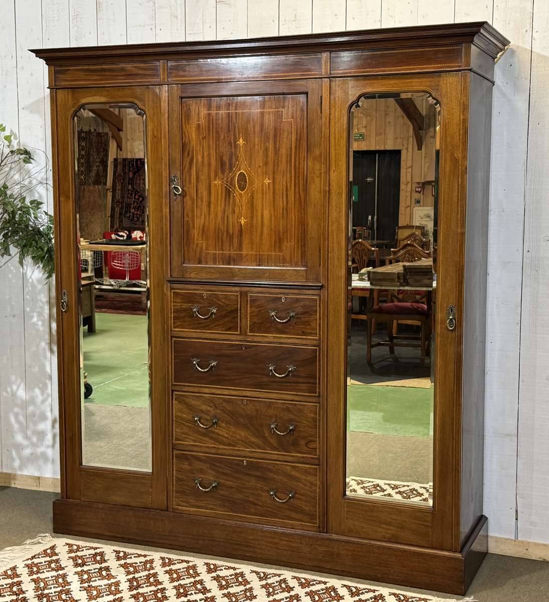 Armoire dressing anglaise en acajou 19ème