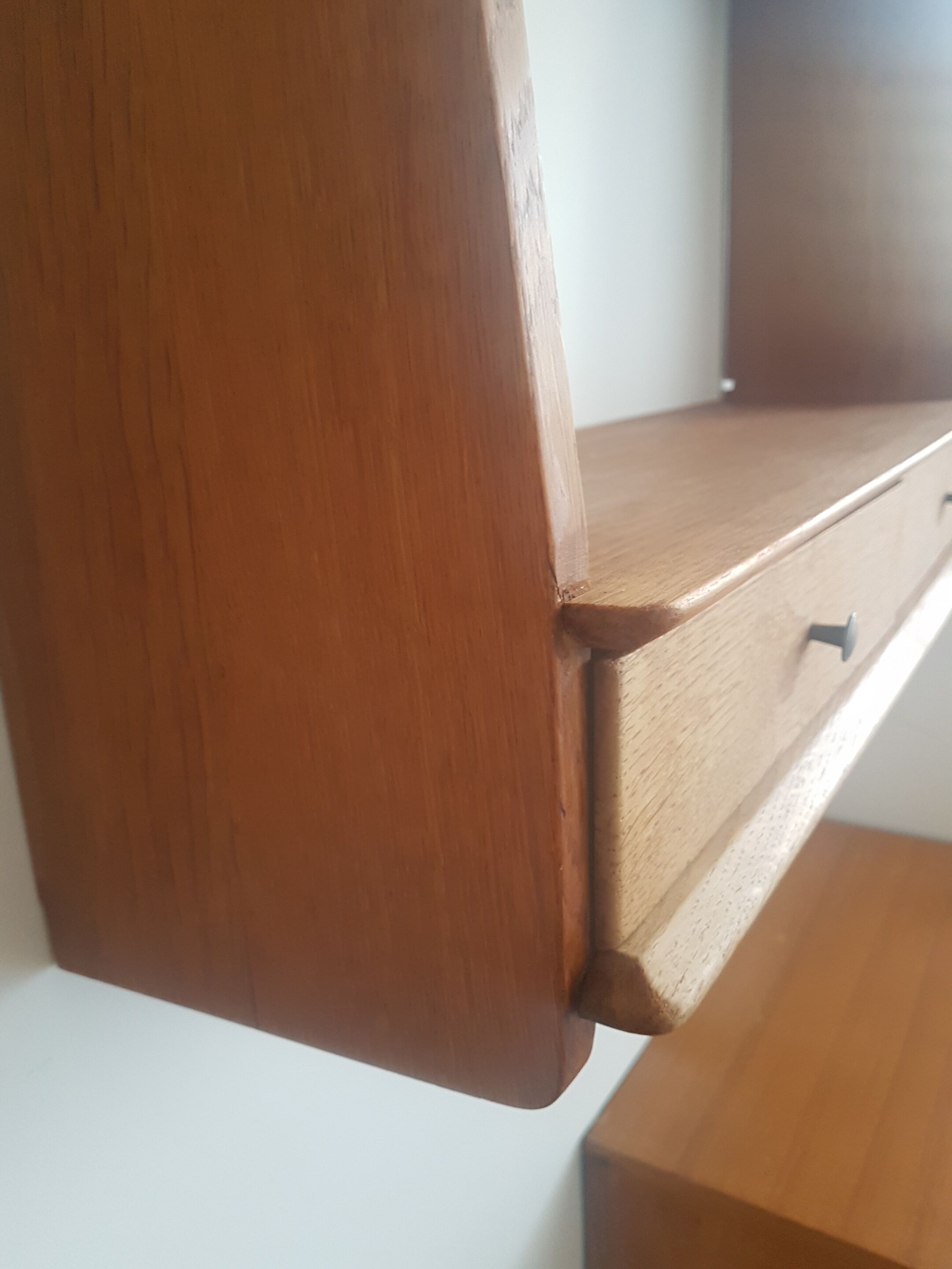 Marcel Gascoin shelf