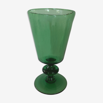 Puffed glass standing vase