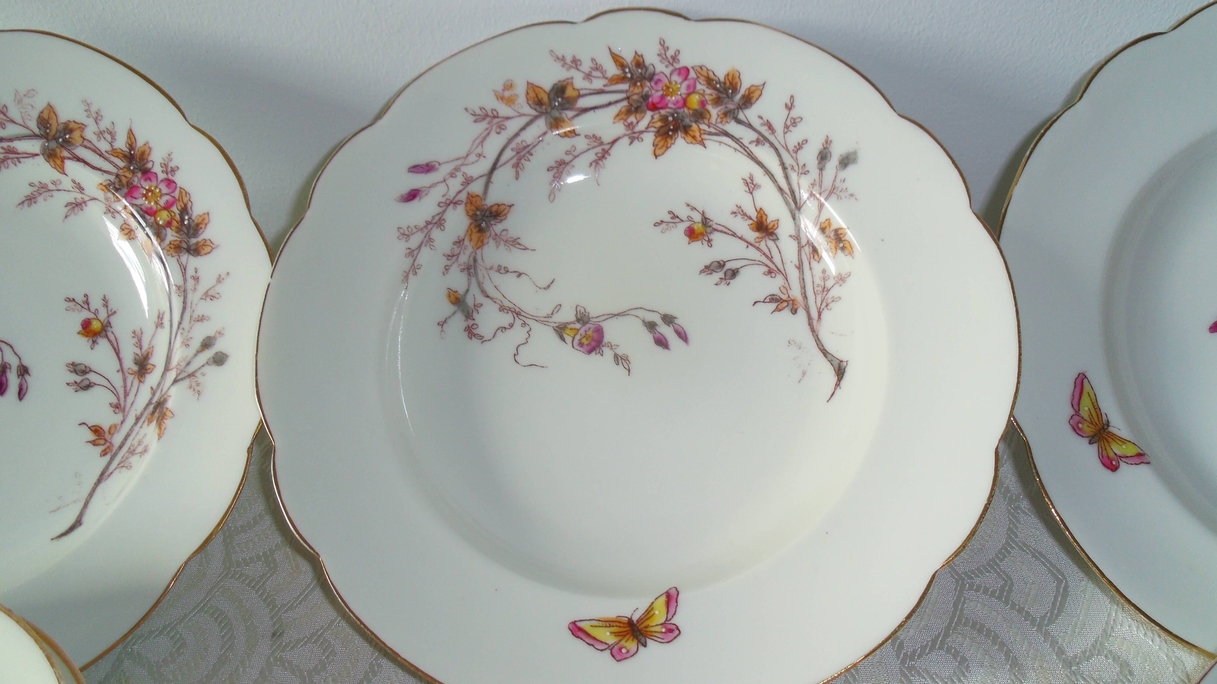 6 assiettes creuses en porcelaine. Art nouveau