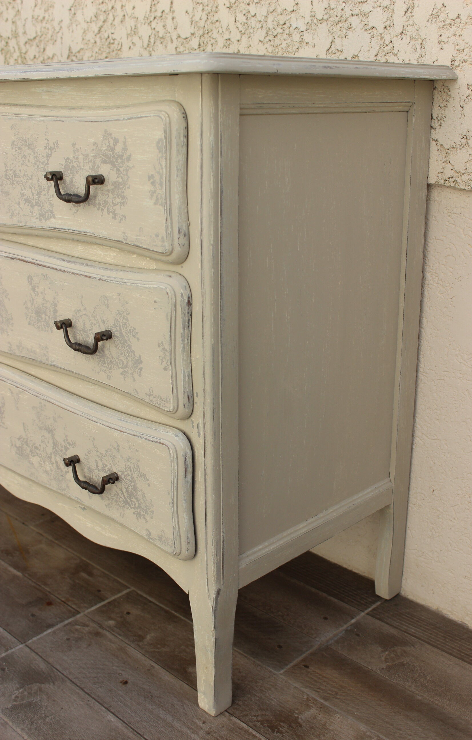Patina chest of drawers style Louis XV