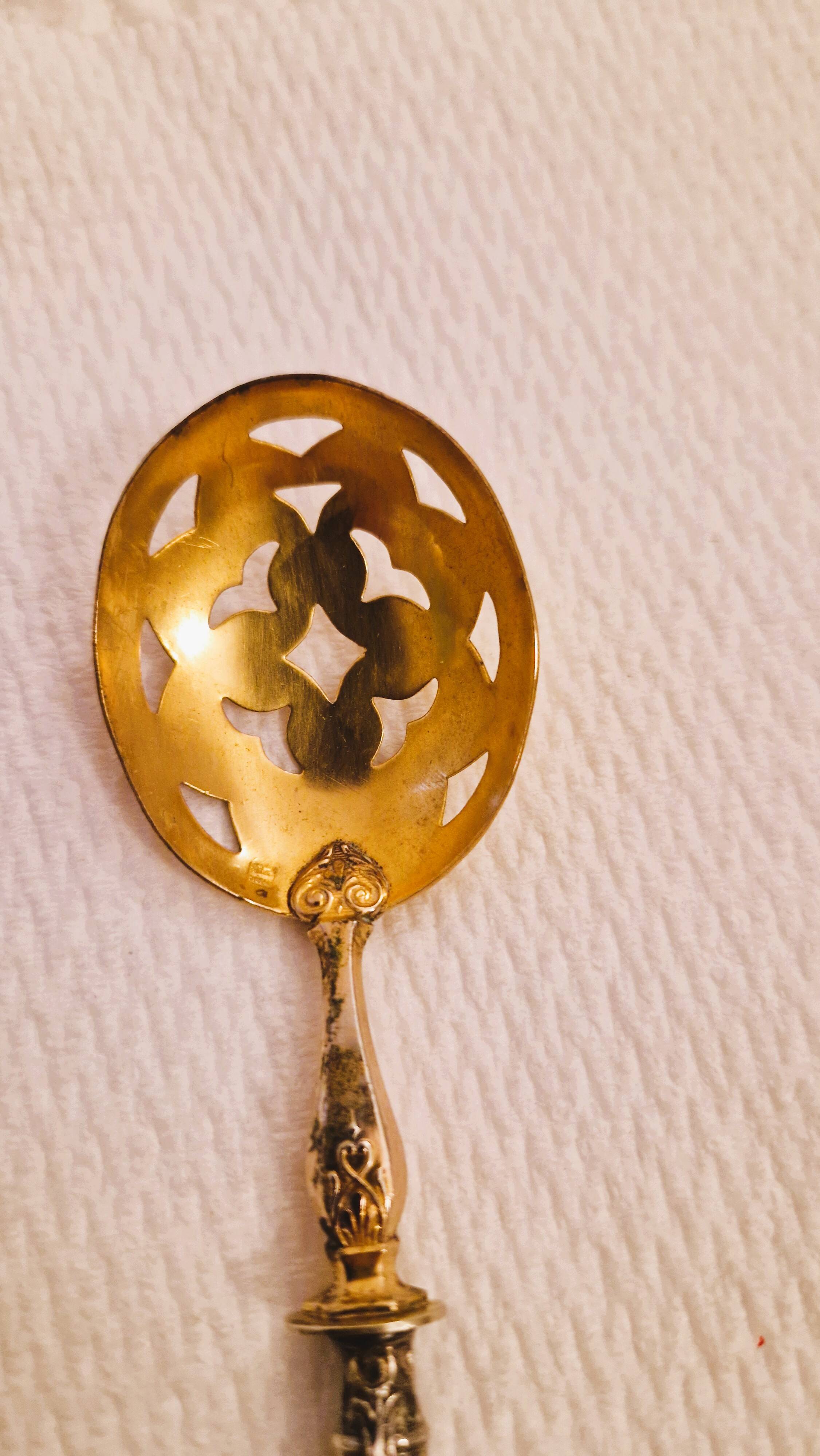 Covered with sweet treats, 4 pieces, silver-plated and vermeil.