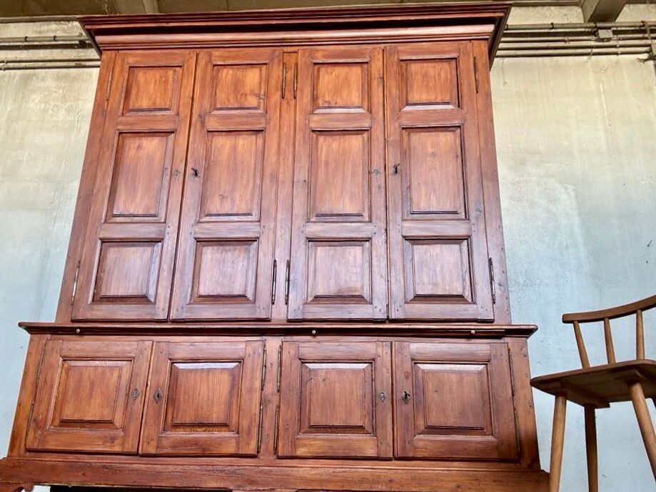 Grand buffet  bibliotheque 2 corps meuble de métiers