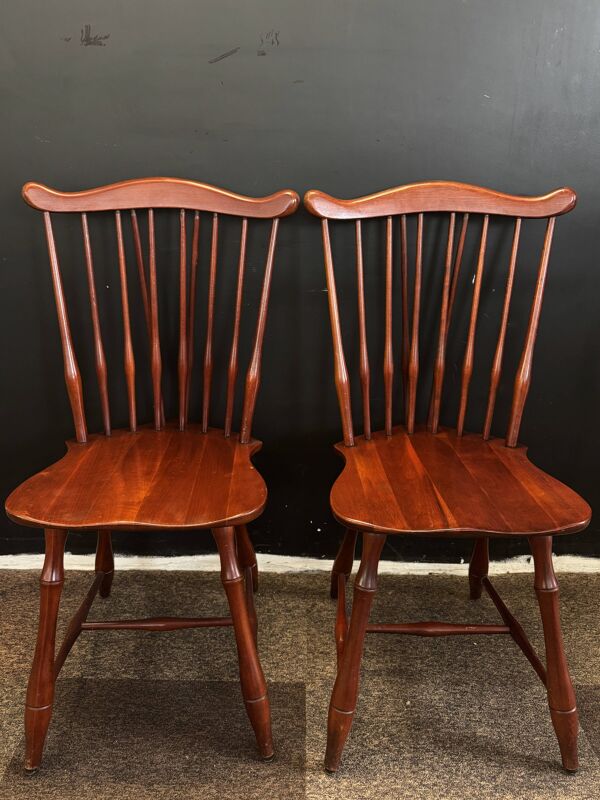 Paire de chaises Windsor à fuseaux