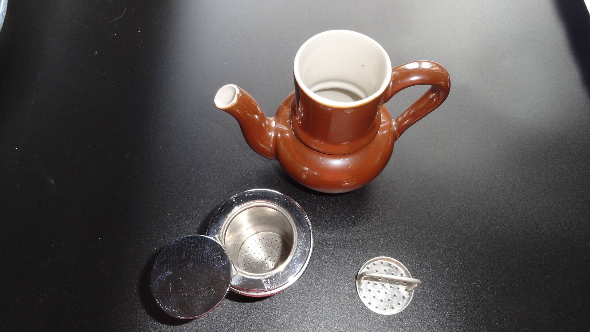 Théière vintage avec filtre