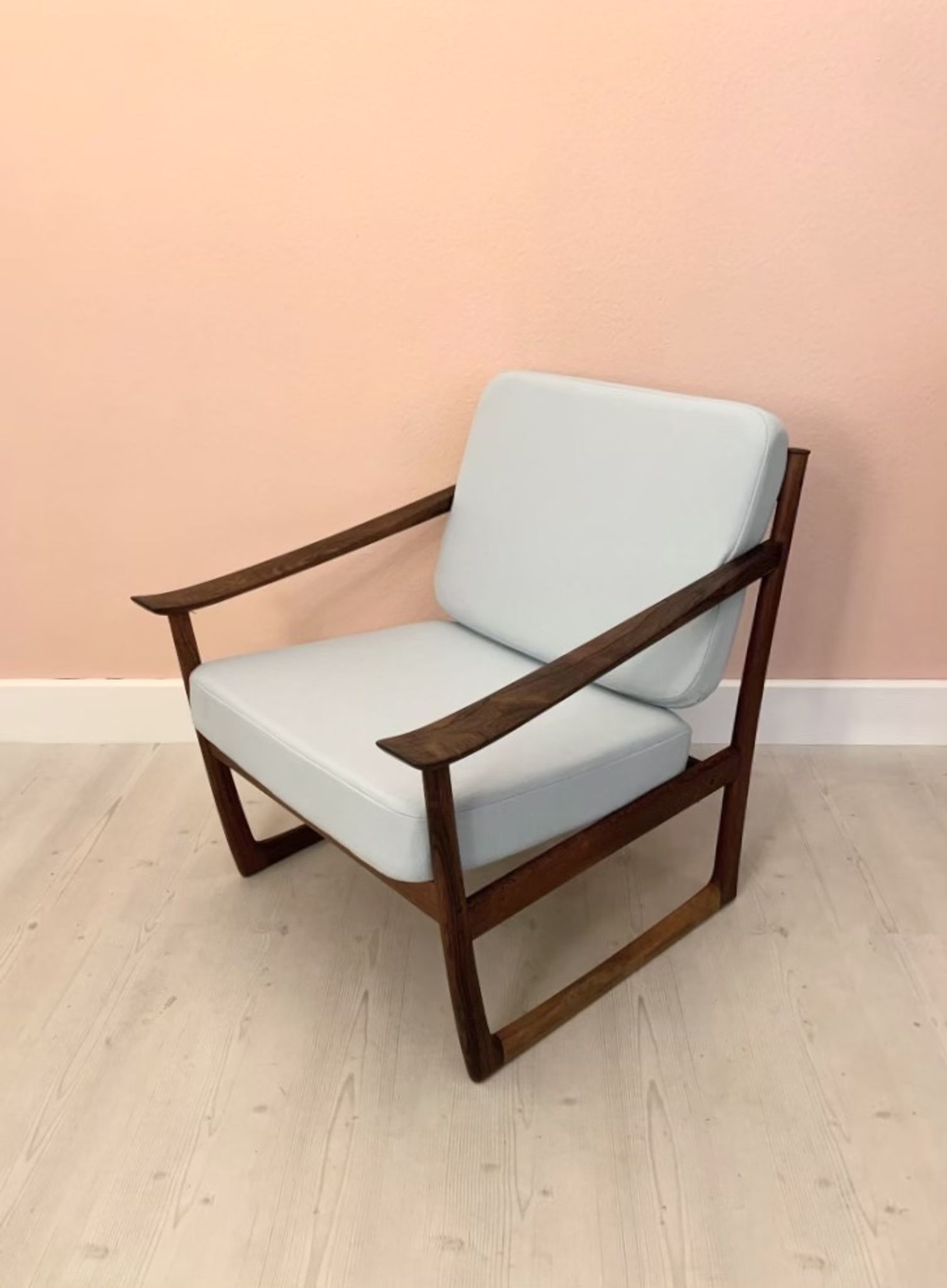 lounge. chair by Hvidt & mølgaard