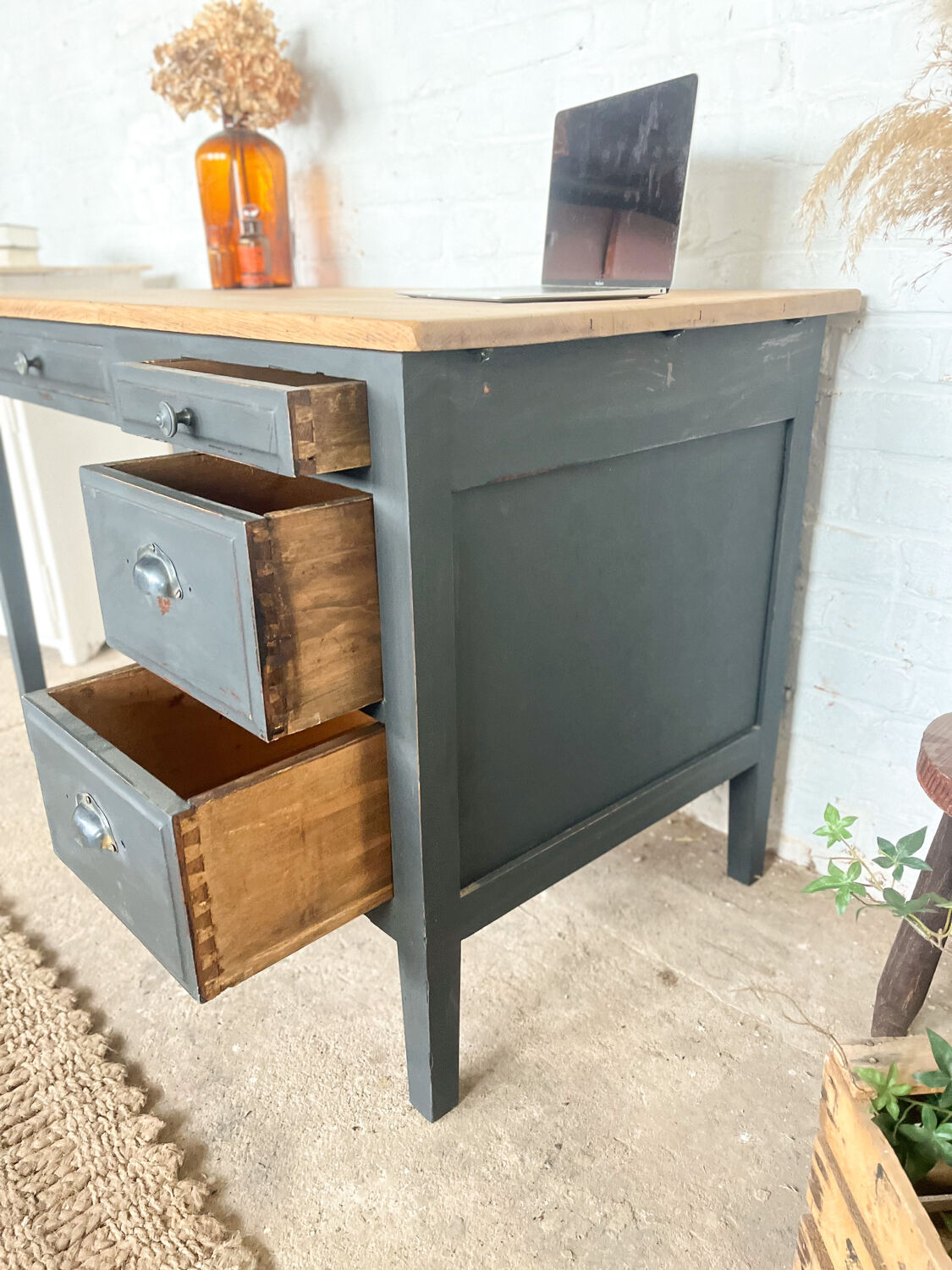 Former workstation office