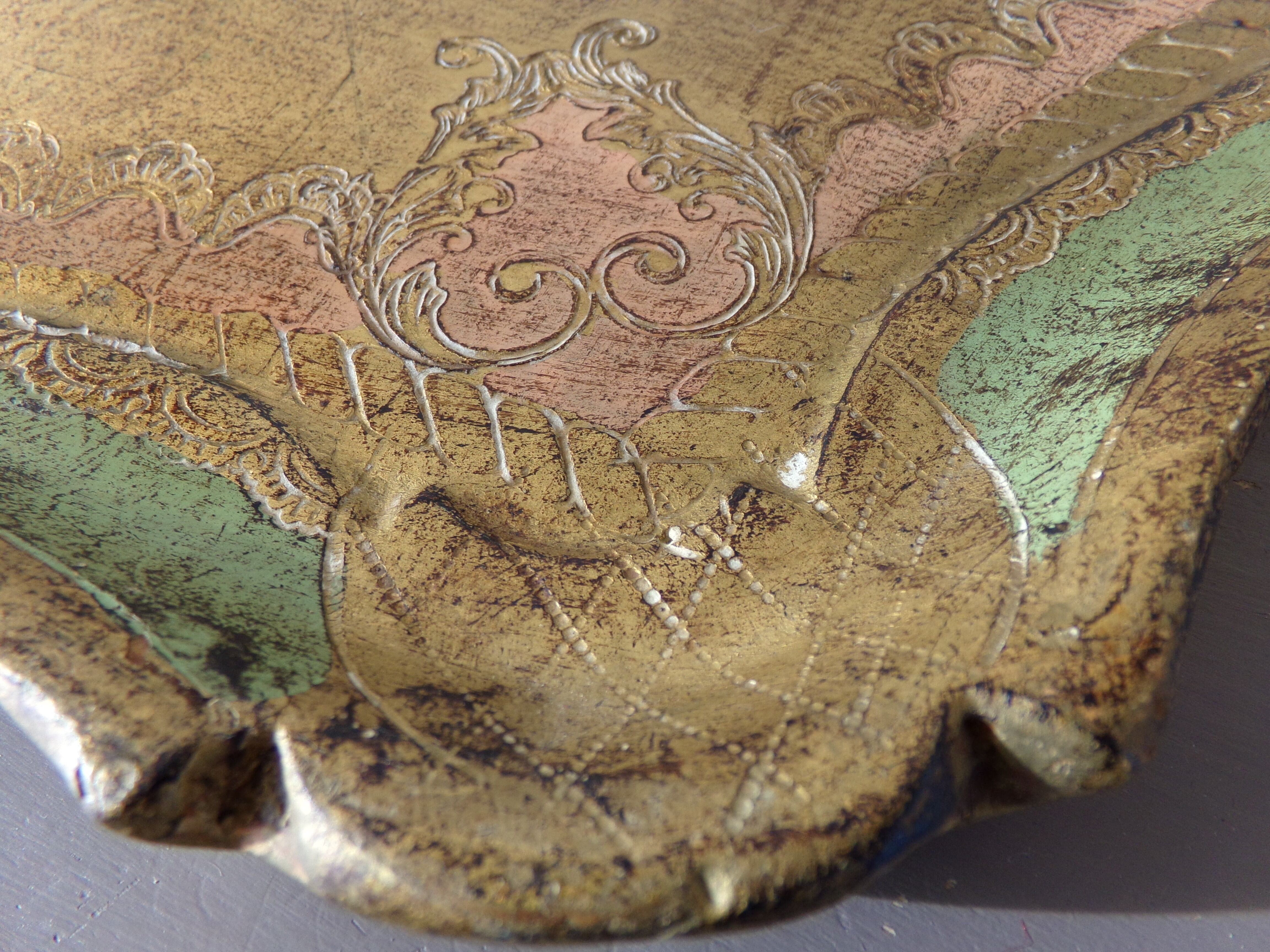 Florentine service tray made of hand-painted wood