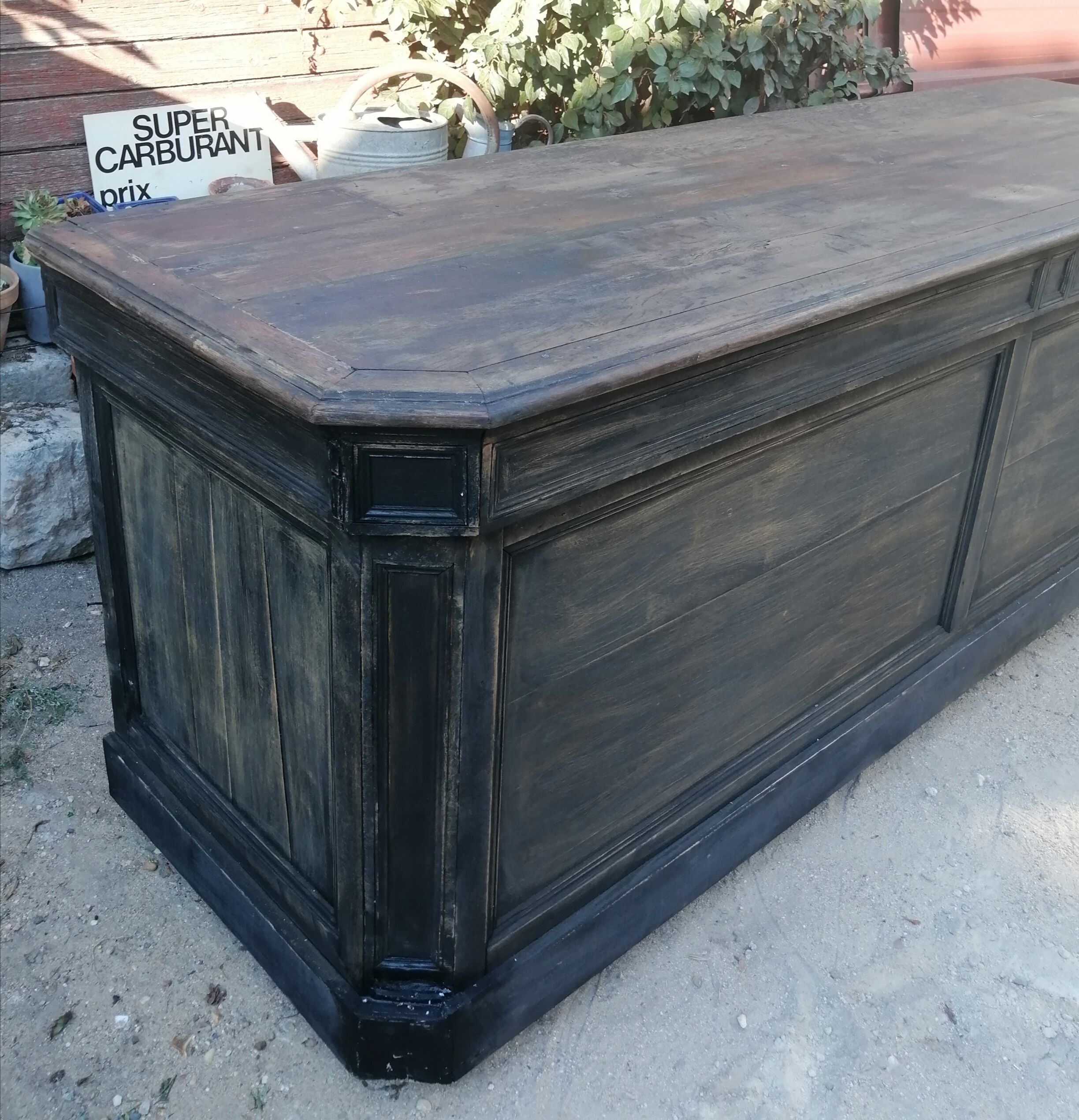 Former 231 cm store counter