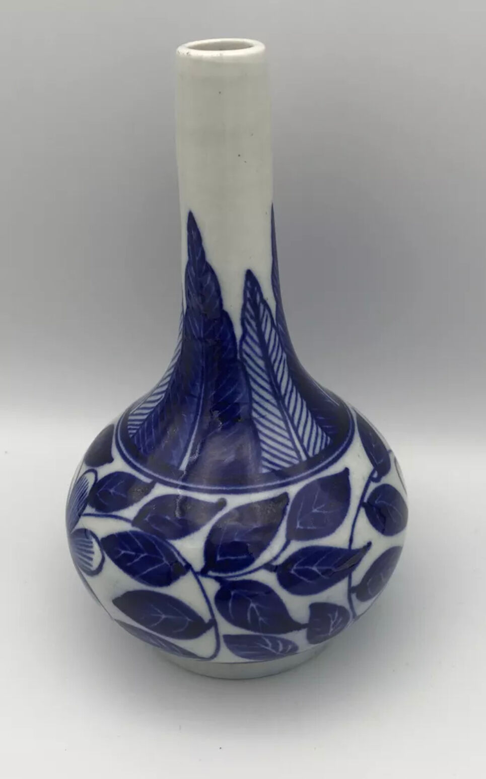 Old vase soliflore porcelain with floral decoration blue asia 18 cm