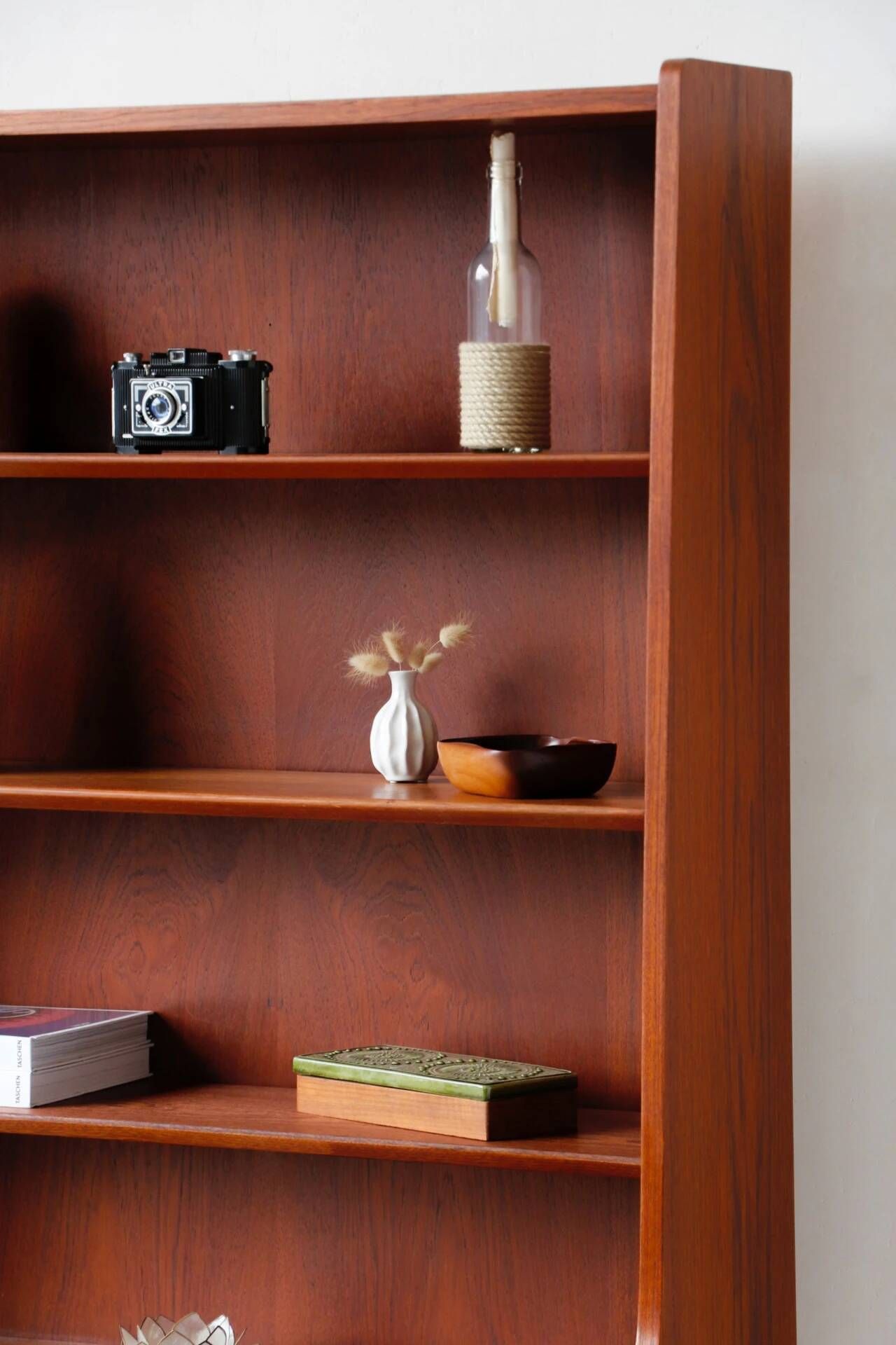 Bibliothèque scandinave vintage en teck – années 60