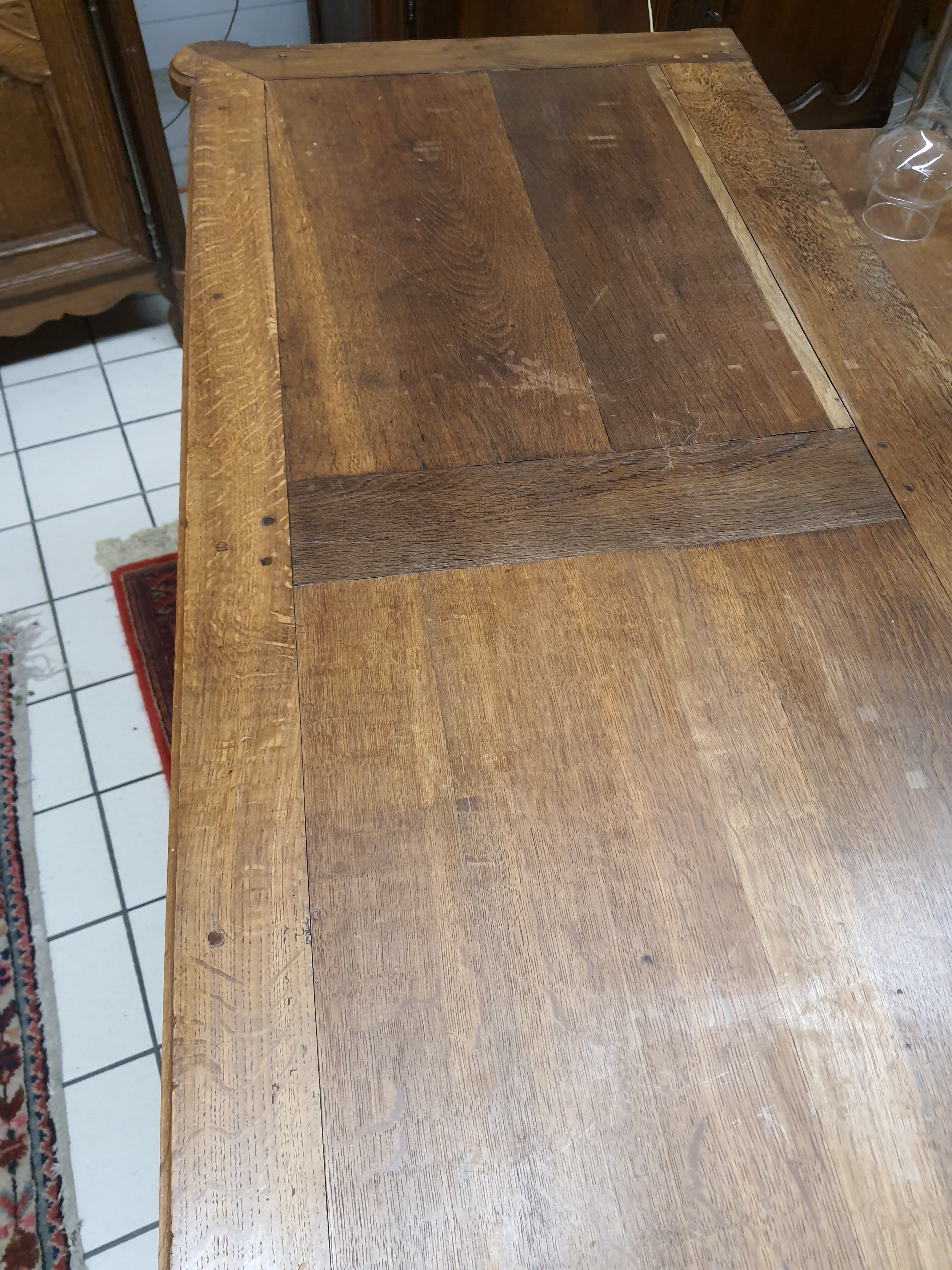 Louis XVI chest of drawers in Chene