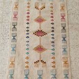 Tapis kilim blanc à motifs berbères multicolores 109x63cm