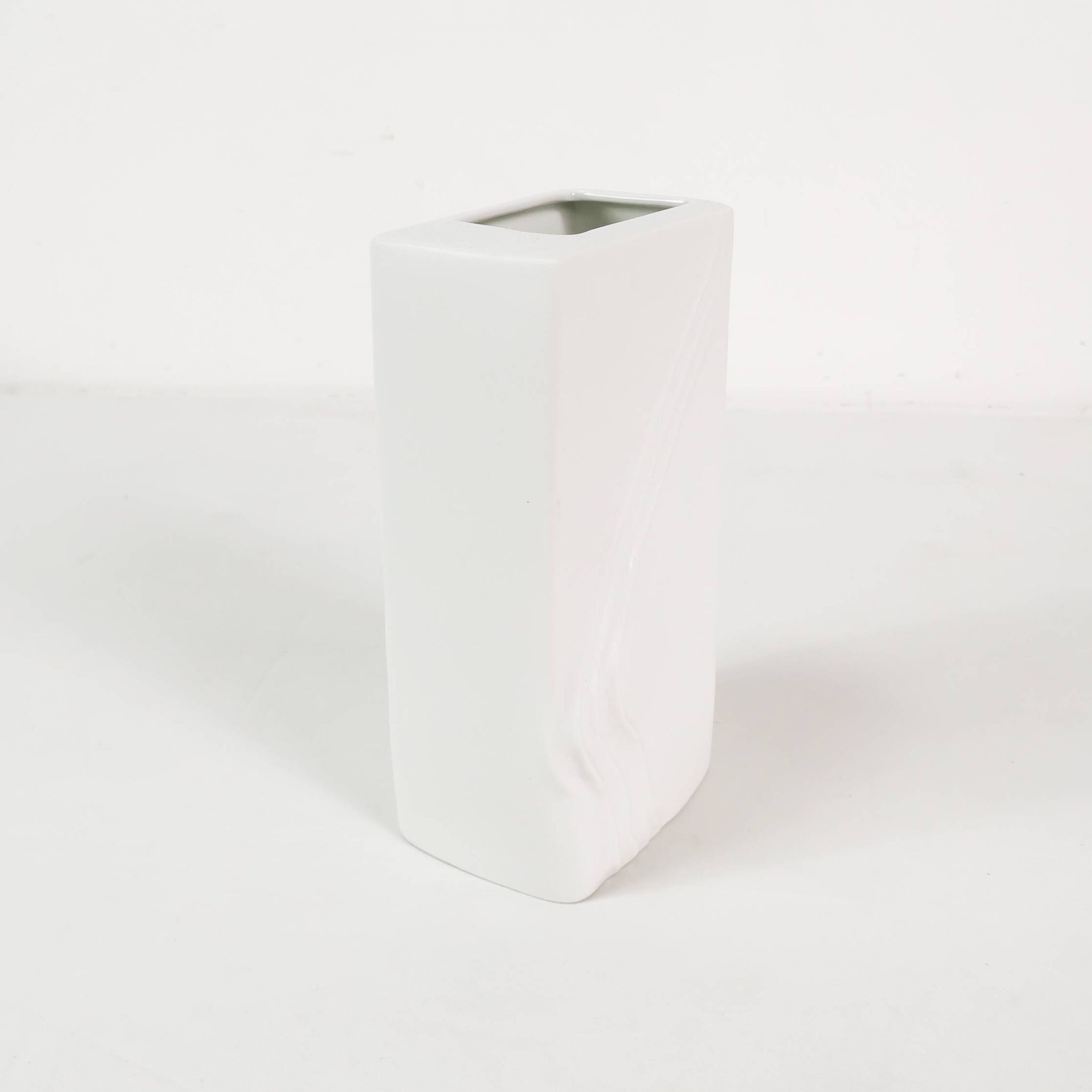 Modernistyczny, porcelanowy wazon, Rosenthal, proj. Martin Freyer, Niemcy, lata 70.