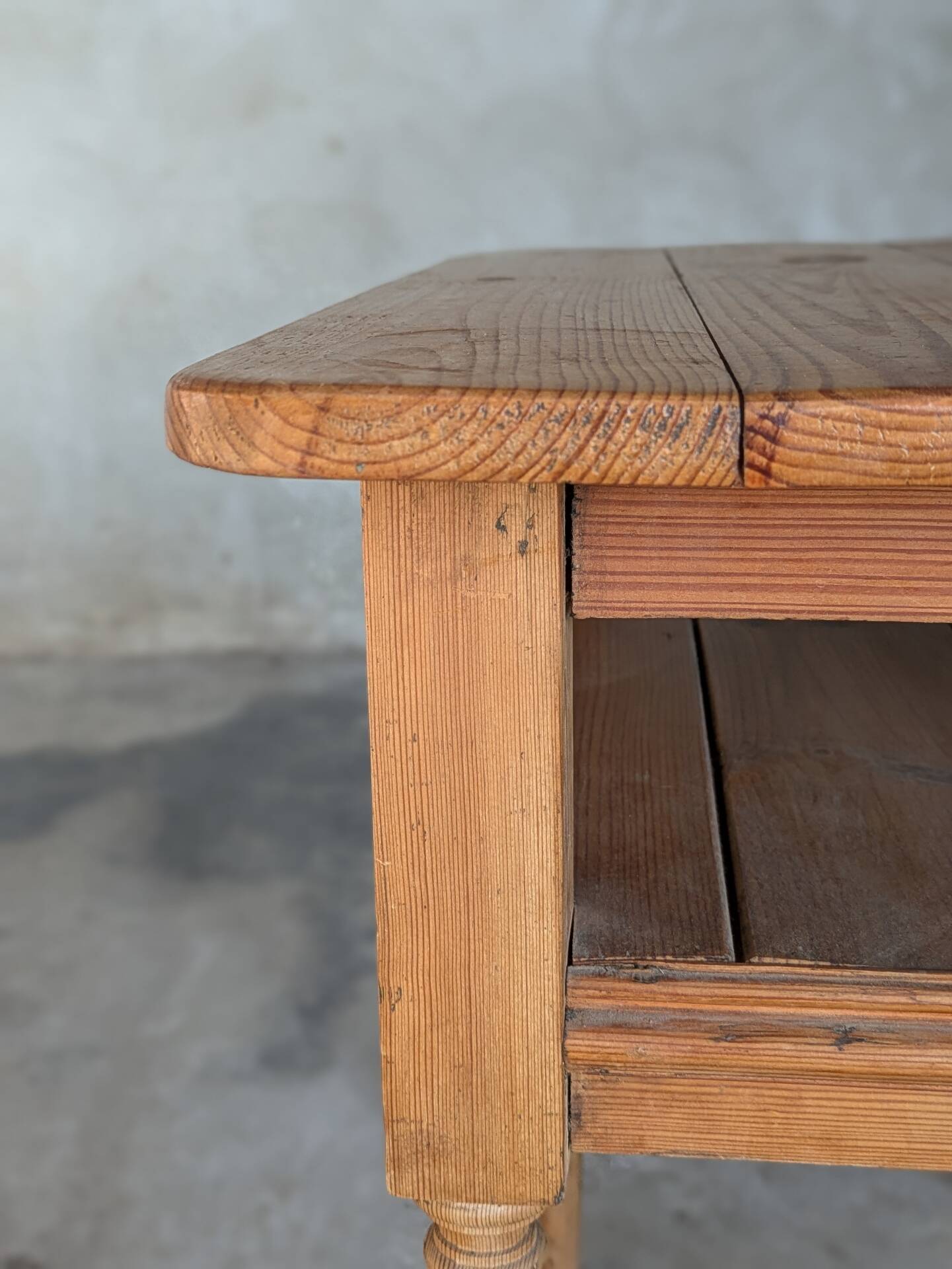 Table d'appoint pin