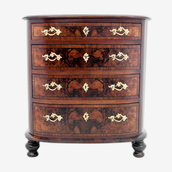 Commode antique, Europe du Nord, vers 1900.