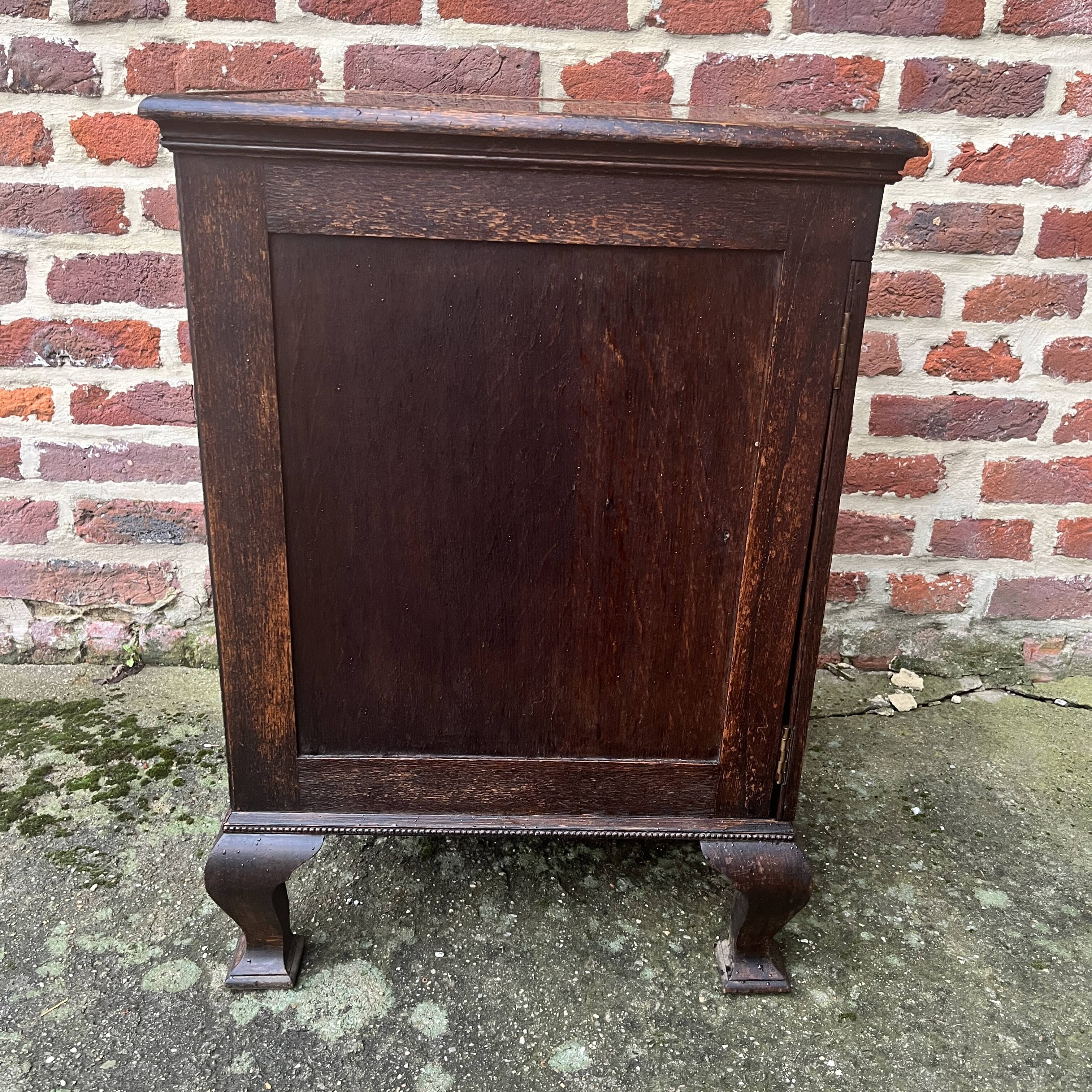 Gramophone cabinet