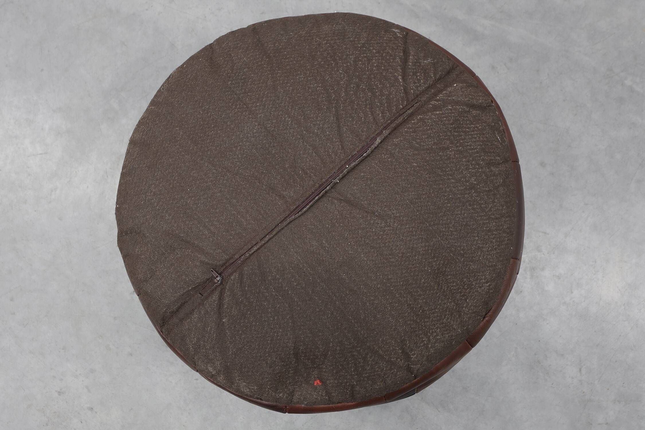 Pouf en cuir patchwork rond, Suisse, années 1970