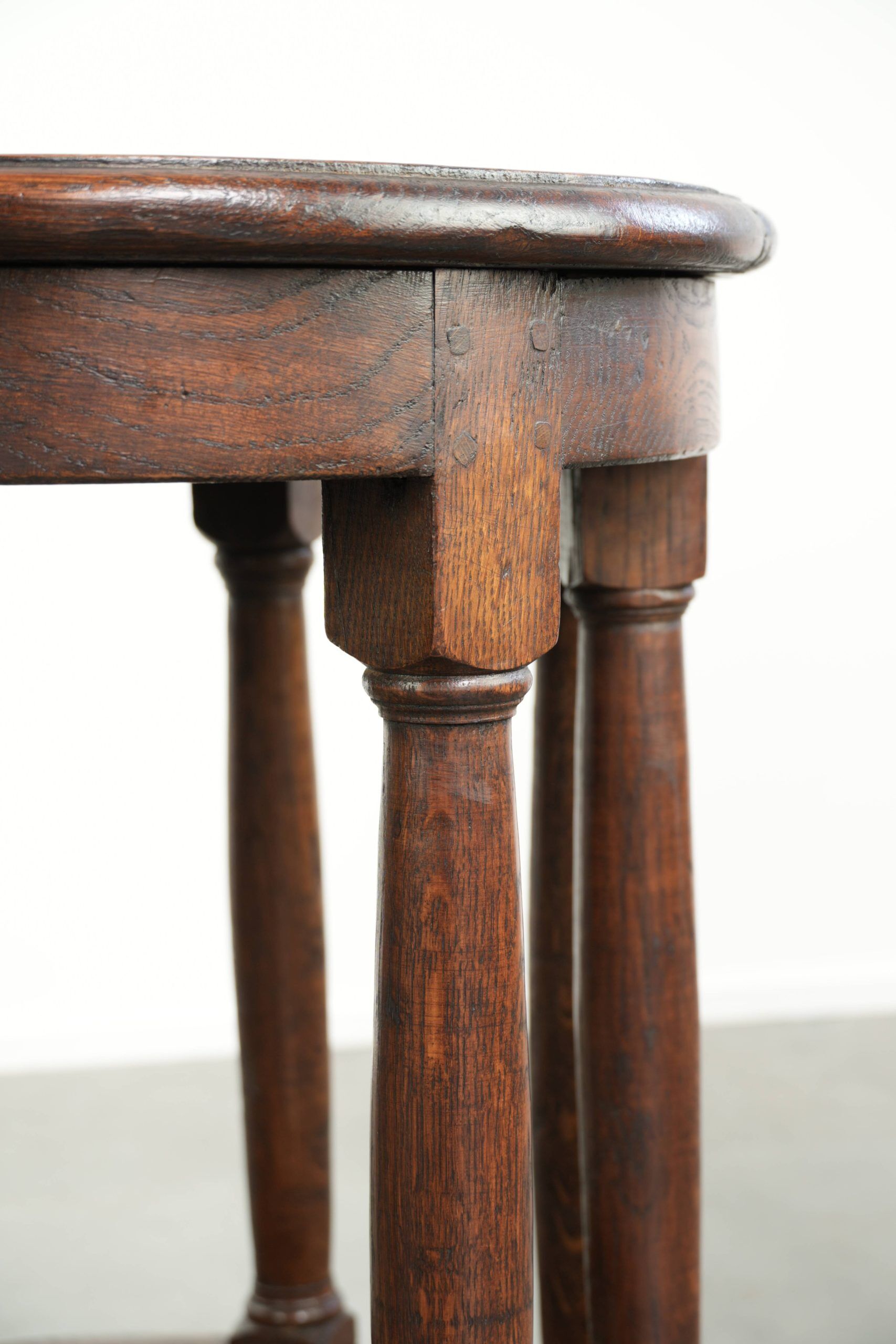 2 tables d'appoint anglaises antiques, fin du 19e siècle