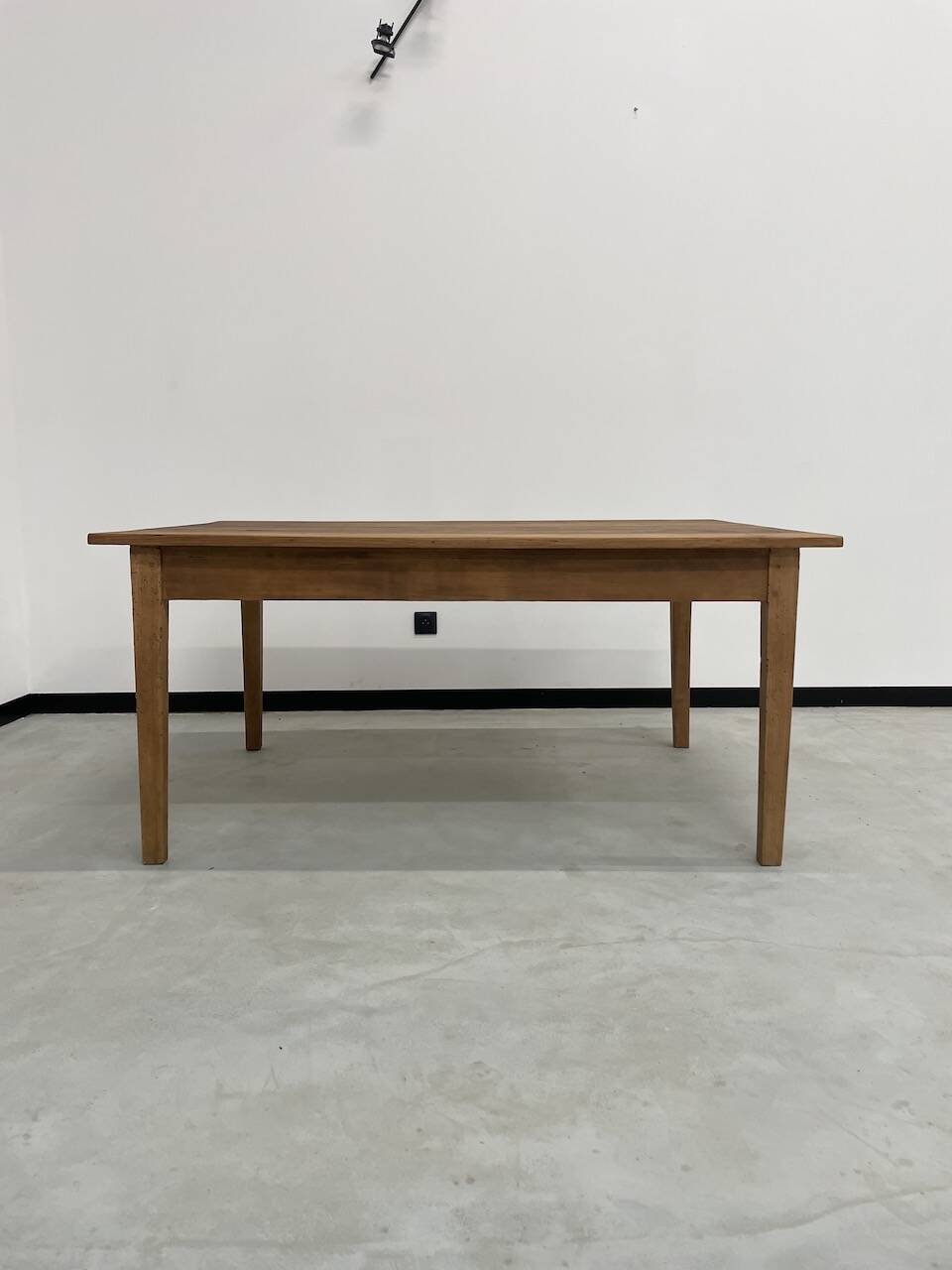 Pine farmhouse table 160 x 110 cm