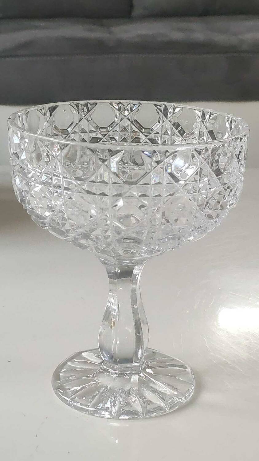 Large lead crystal candy dish/Drageoir. Tritschler Winterhalder. Dome shape, faceted patterns. Dim 30 x 15 cm