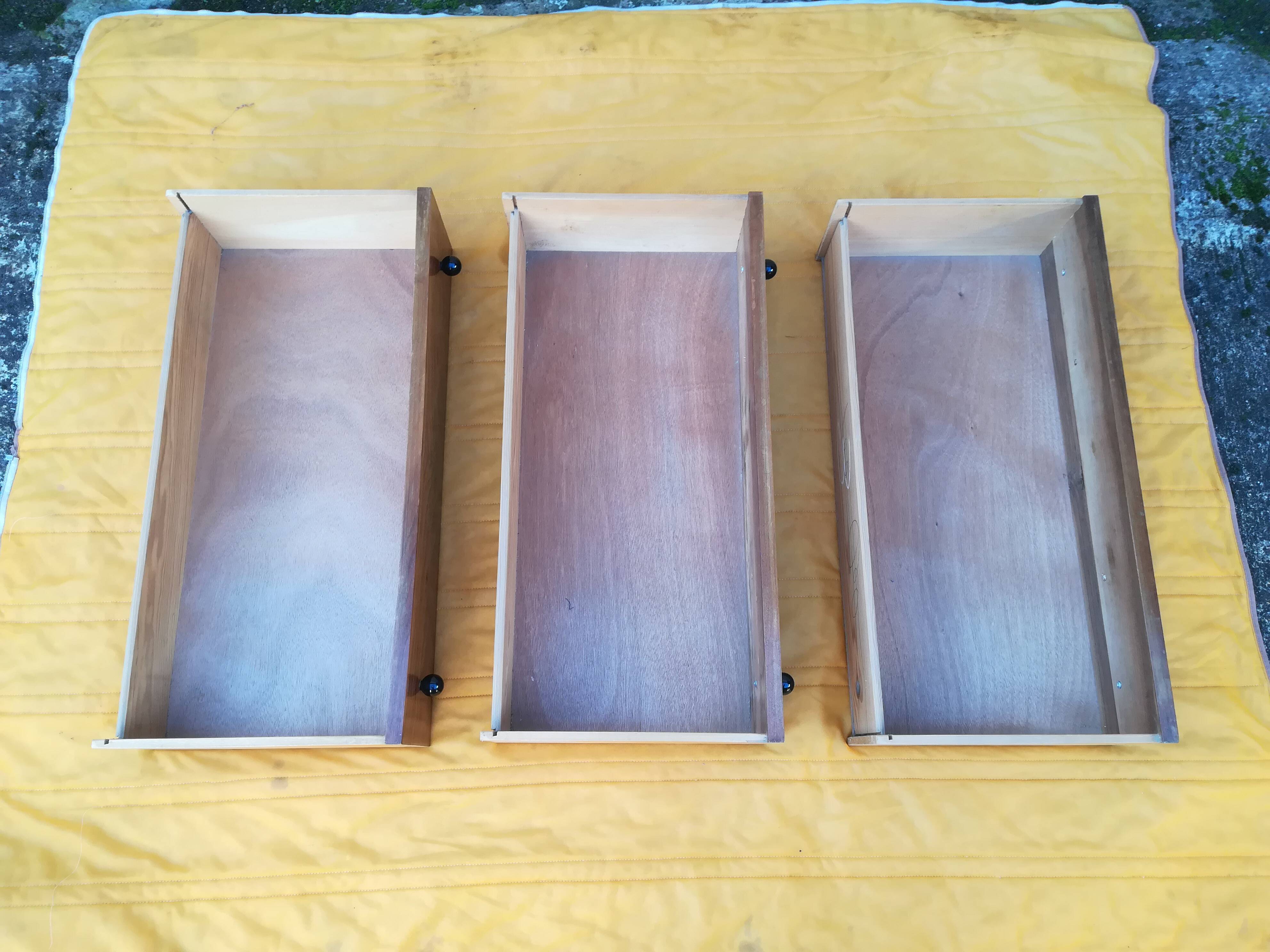 Vintage chest of drawers