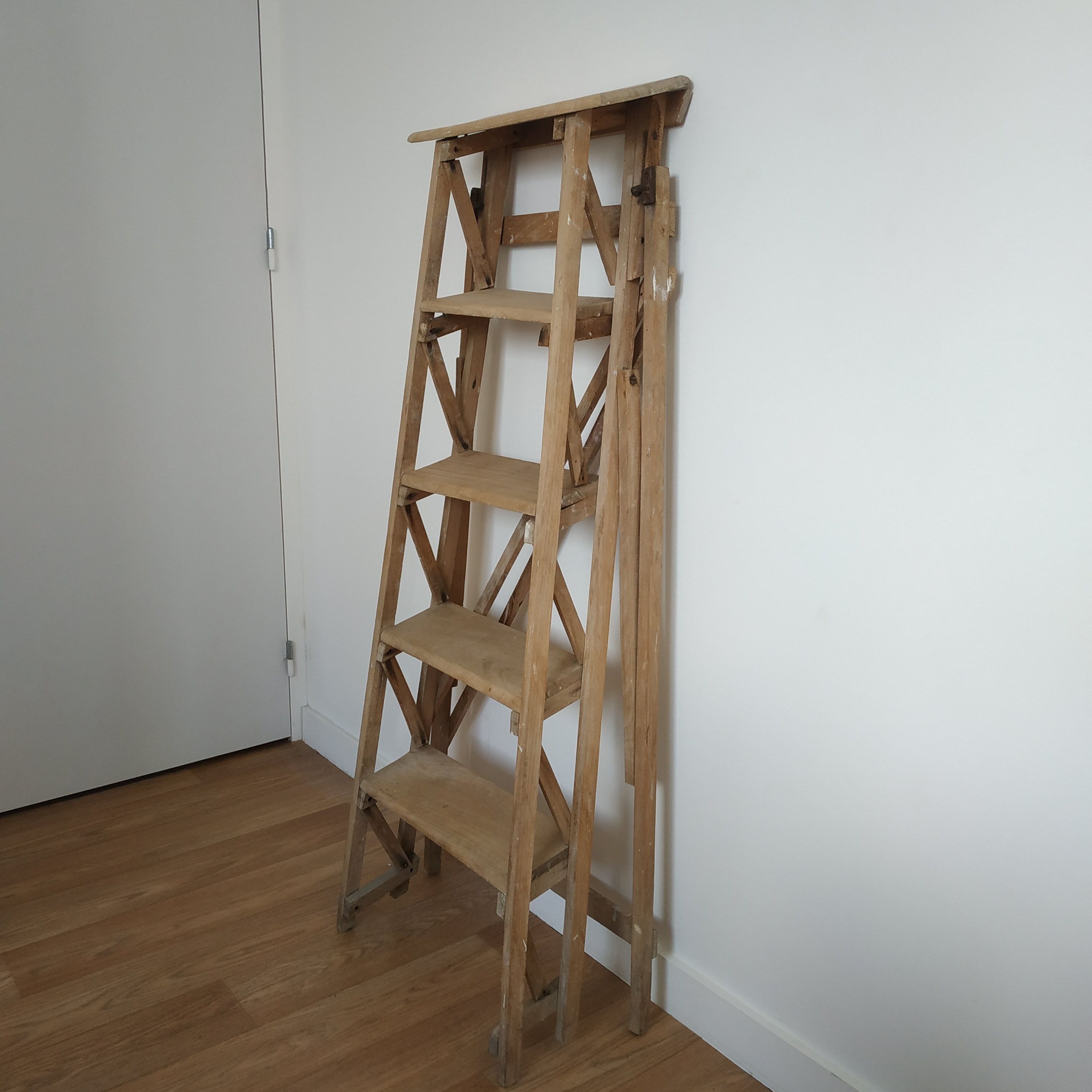 Painter's stepladder