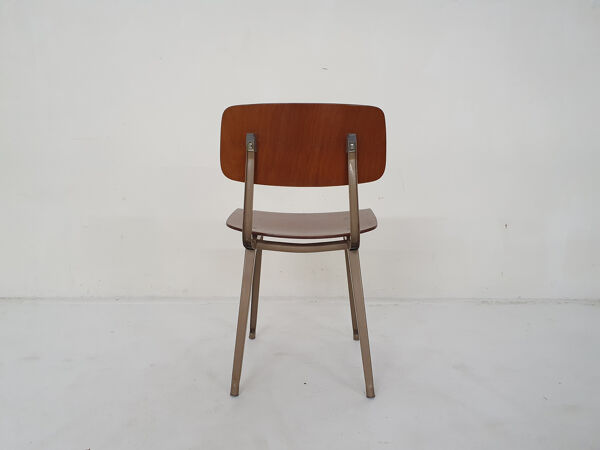 Friso Kramer d'Ahrend de Cirkel, chaise de salle à manger Revolt, Pays-Bas