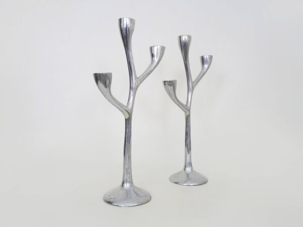 Paire de bougeoirs italiens ''Arbre'' en fonte d'aluminium années 80