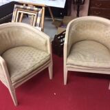 2 toad chairs