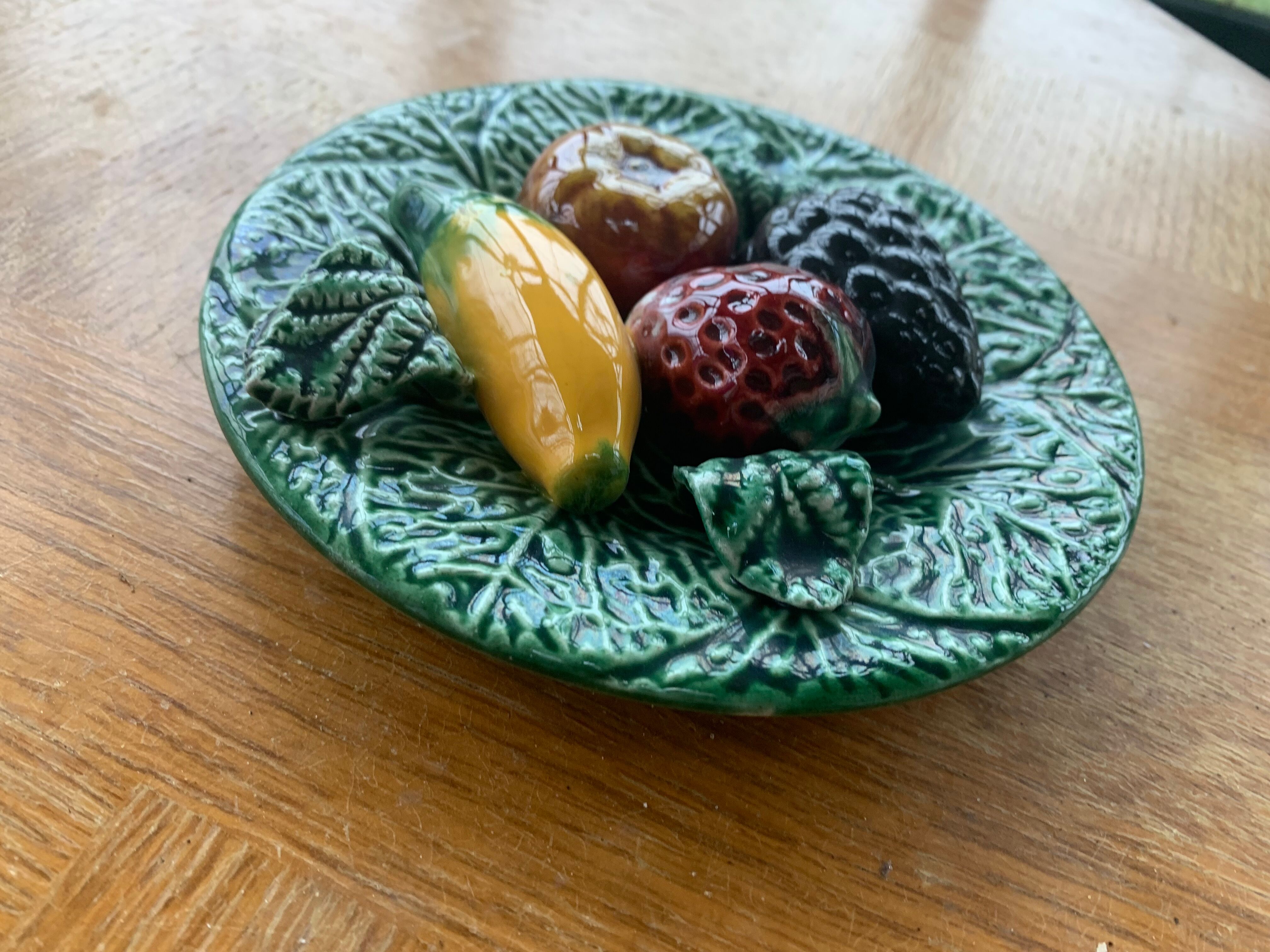 Collector's plate, slurry, fruit, vintage glazed ceramic
