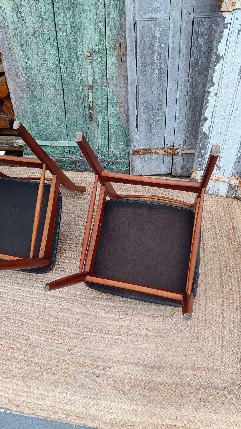 Scandinavian chairs, compass foot, skai