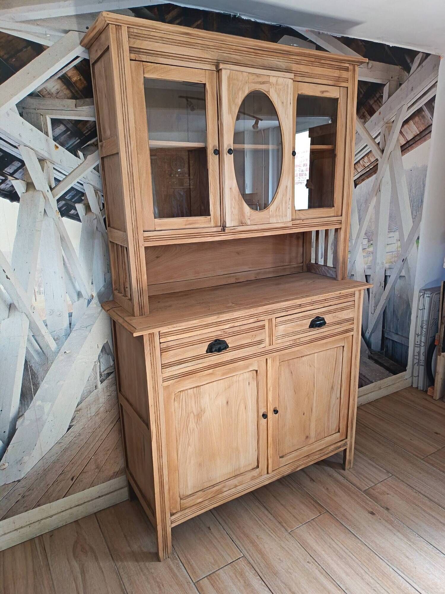 Country-style sideboard
