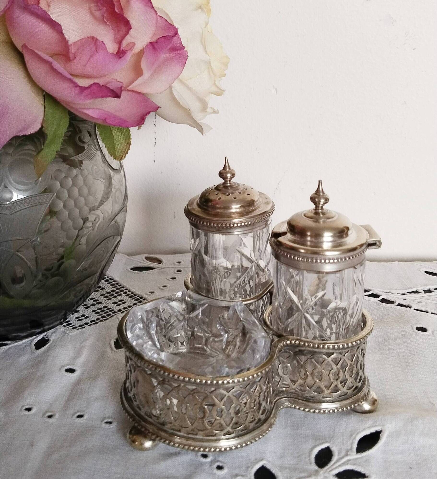Salt, pepper and mustard shaker set in chiseled glass and silver metal
