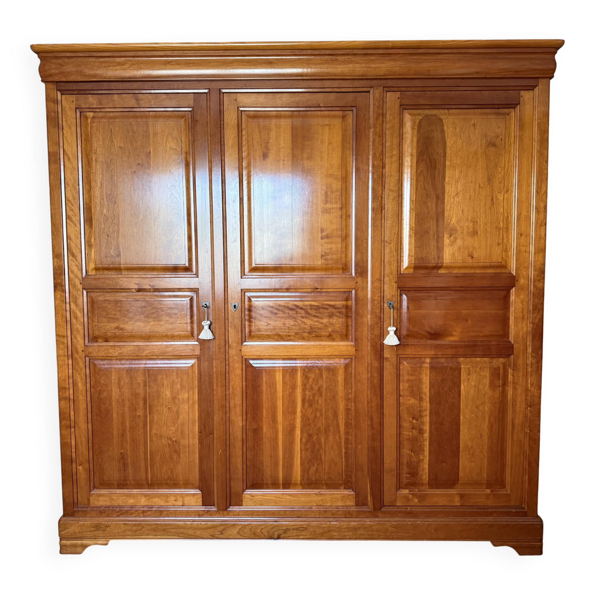 3-door wardrobe in solid cherry wood