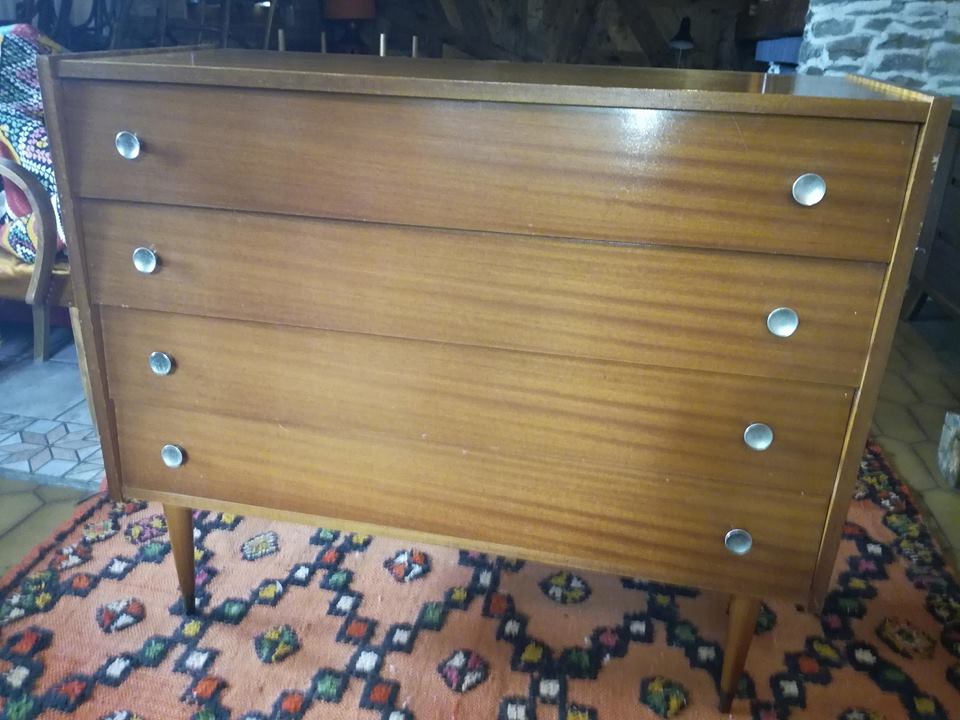 Scandinavian style chest of drawers