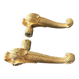 Béquilles pour porte en bronze carré de 7 représentant 2 poissons